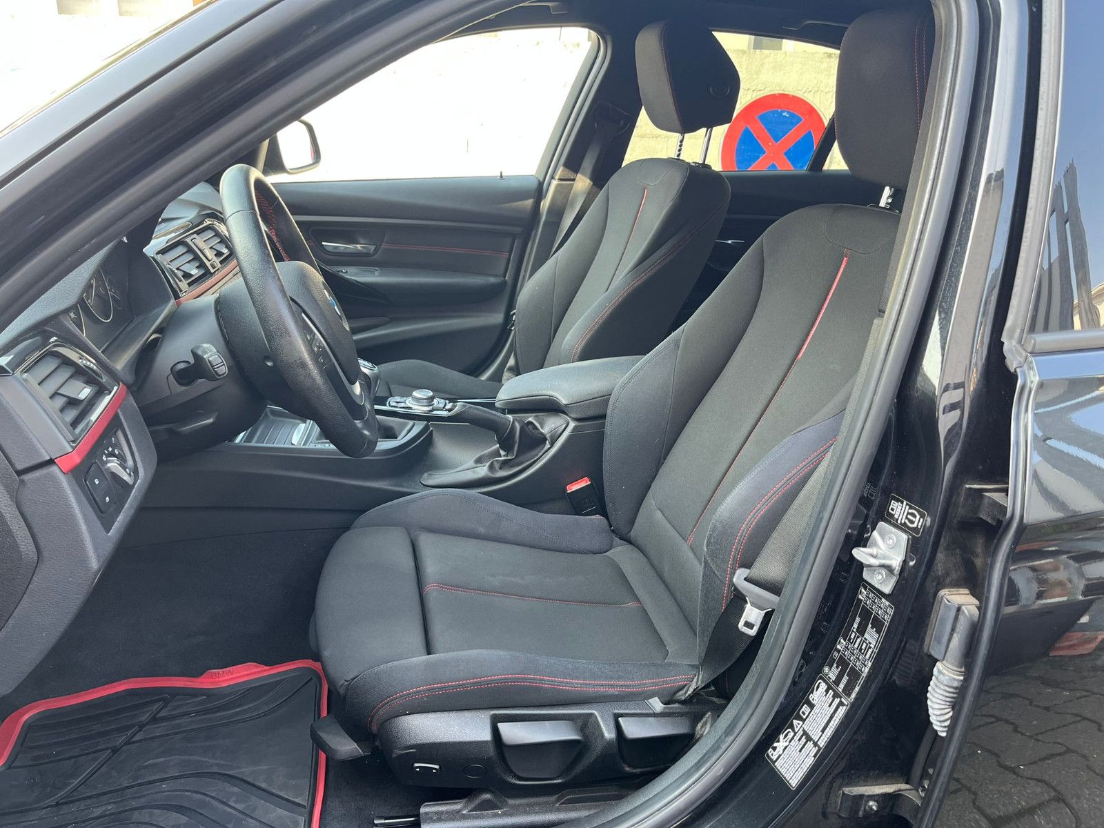 Fahrzeugabbildung BMW 320 d xDrive Limo*1.HAND*LED*NAVI*PDC*