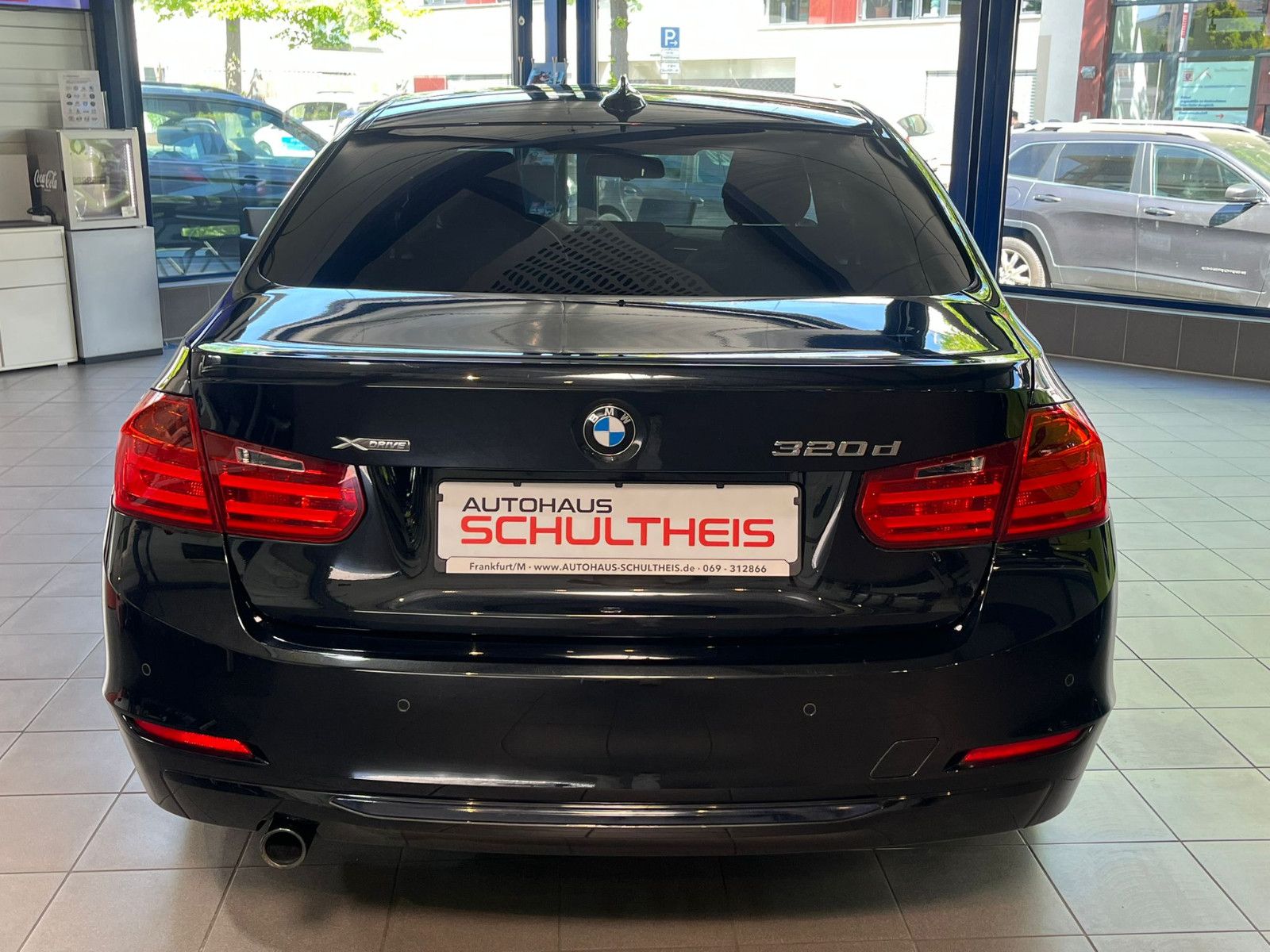 Fahrzeugabbildung BMW 320 d xDrive Limo*1.HAND*LED*NAVI*PDC*