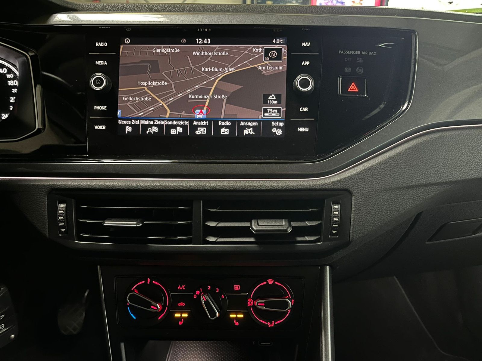 Fahrzeugabbildung Volkswagen Polo VI Highline*NAVI*SHZ*KLIMA*PDC