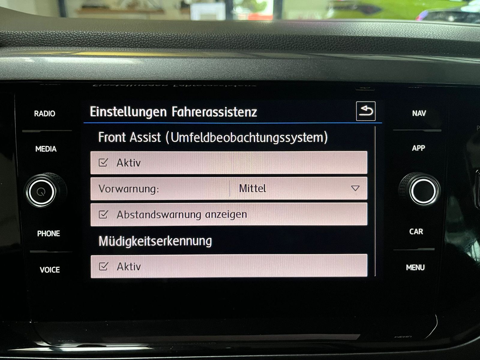 Fahrzeugabbildung Volkswagen Polo VI Highline*NAVI*SHZ*KLIMA*PDC