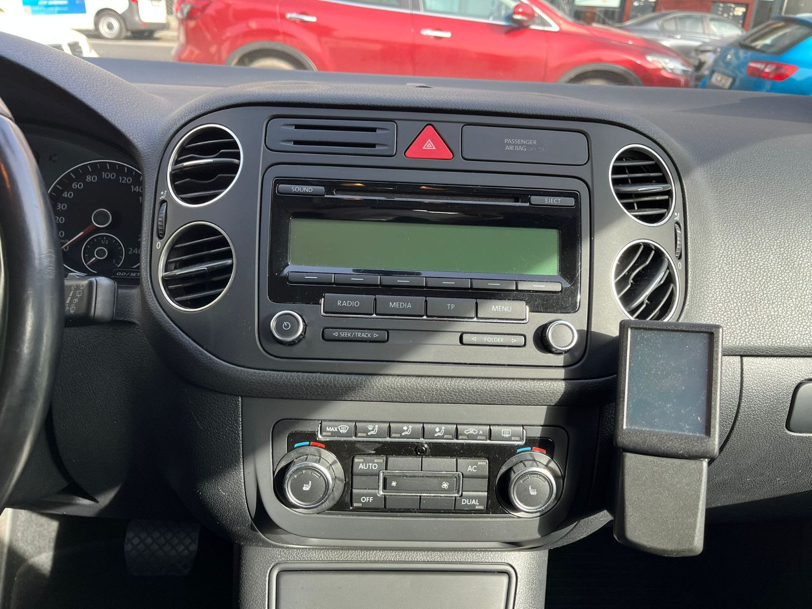 Fahrzeugabbildung Volkswagen Golf Plus VI Comfortline DSG*PDC*SITZHEIZUNG*