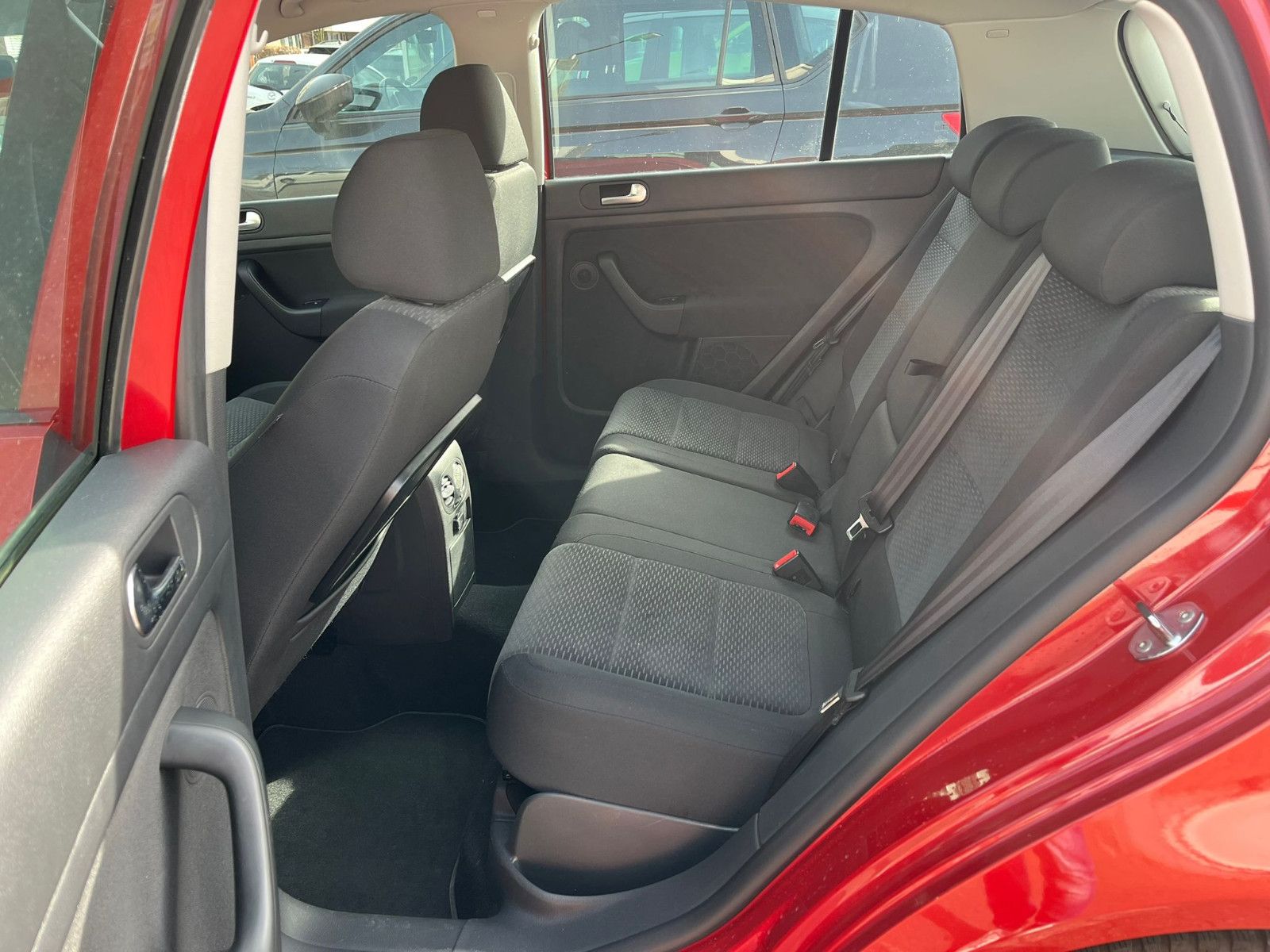Fahrzeugabbildung Volkswagen Golf Plus VI Comfortline DSG*PDC*SITZHEIZUNG*