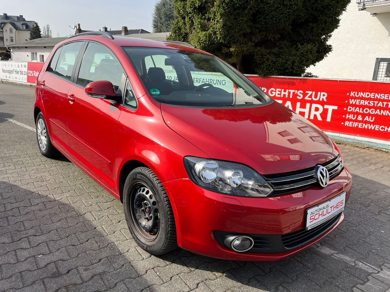 Fahrzeugabbildung Volkswagen Golf Plus VI Comfortline DSG*PDC*SITZHEIZUNG*