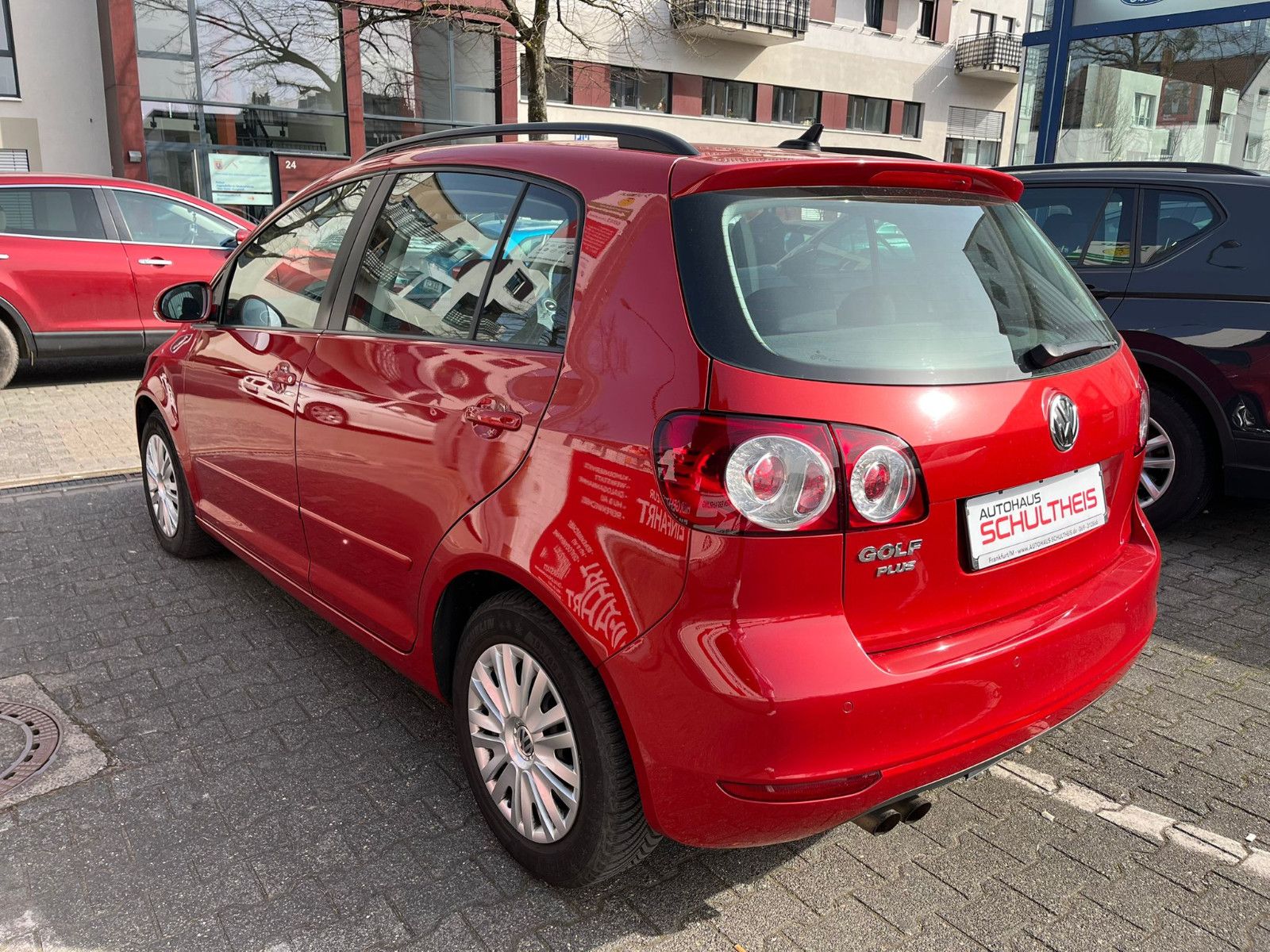 Fahrzeugabbildung Volkswagen Golf Plus VI Comfortline DSG*PDC*SITZHEIZUNG*