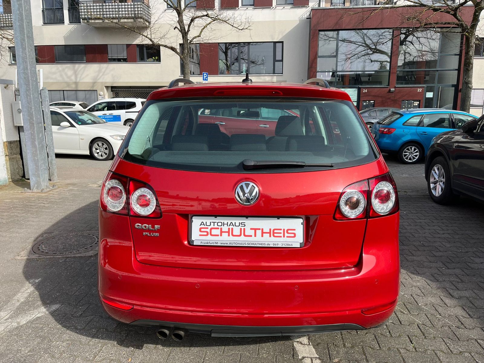 Fahrzeugabbildung Volkswagen Golf Plus VI Comfortline DSG*PDC*SITZHEIZUNG*