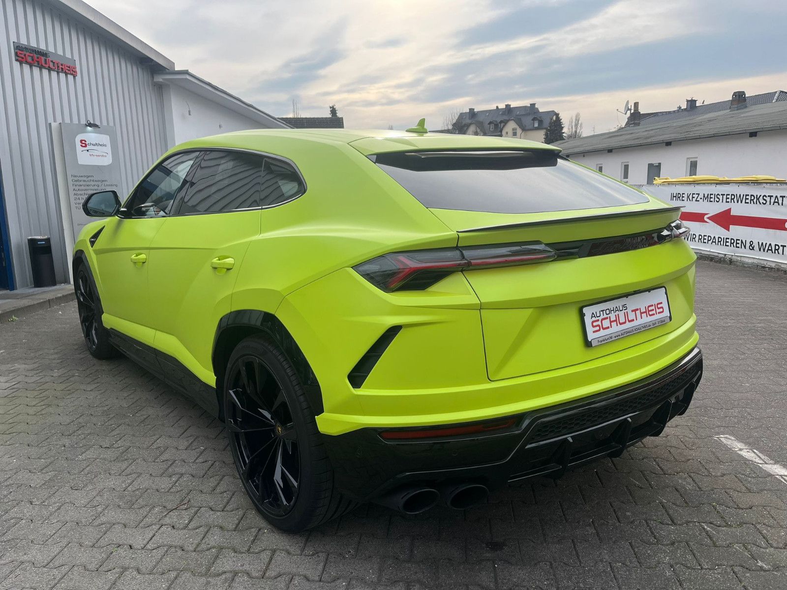 Fahrzeugabbildung Lamborghini Urus 4.0 V8 Autom.*VERDE SCANDAL*PANO*B&Q