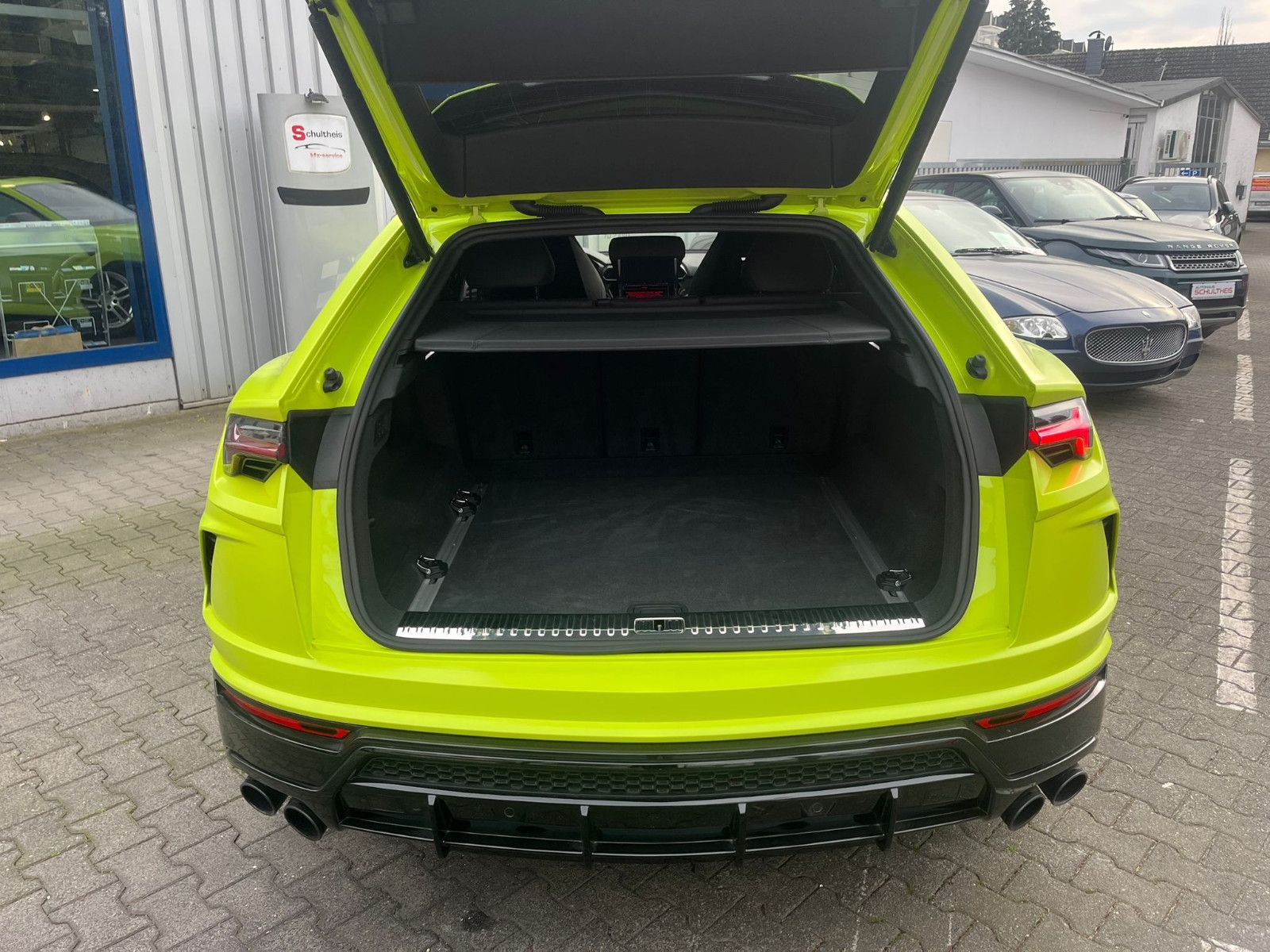 Fahrzeugabbildung Lamborghini Urus 4.0 V8 Autom.*VERDE SCANDAL*PANO*B&Q