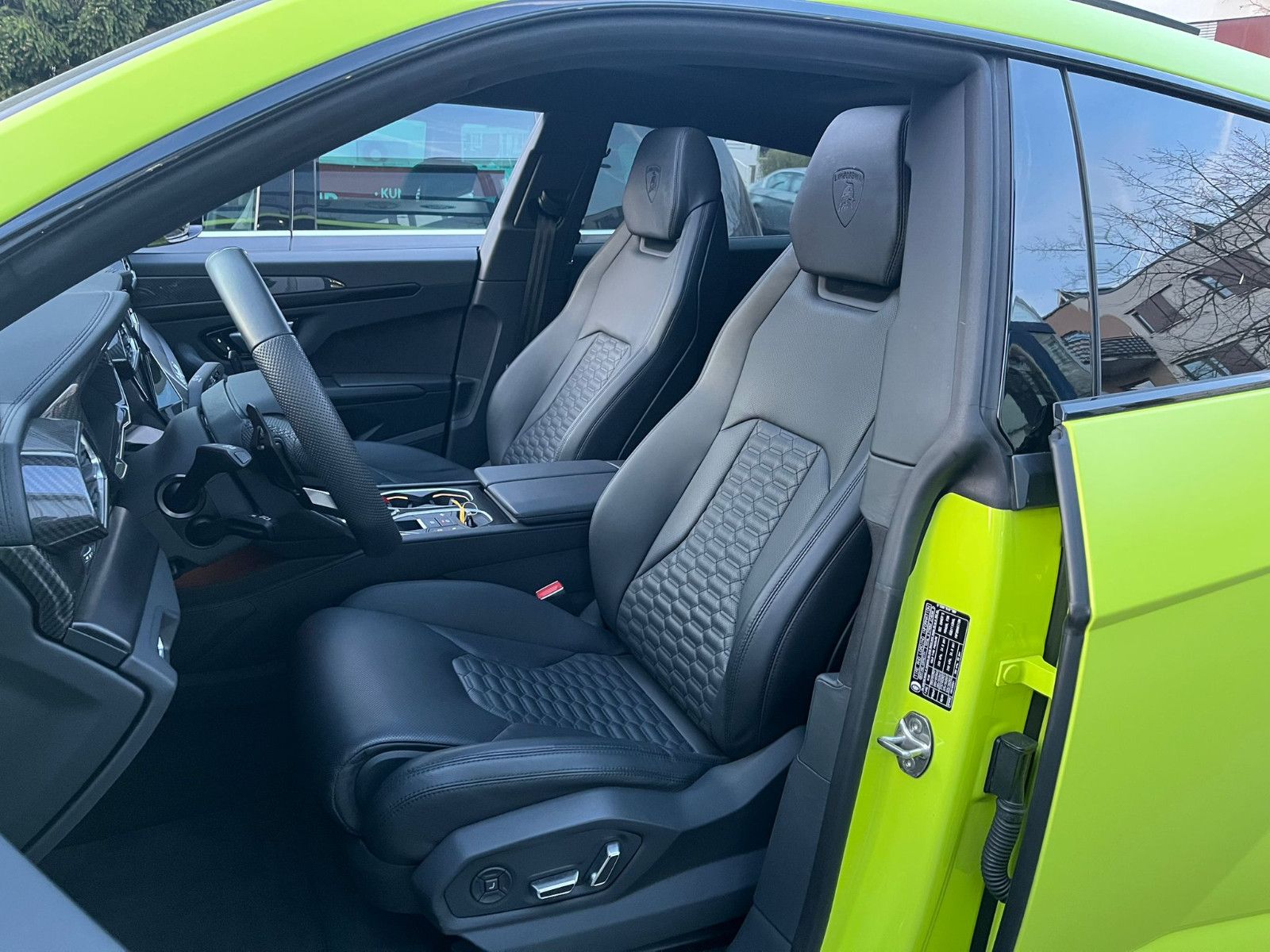 Fahrzeugabbildung Lamborghini Urus 4.0 V8 Autom.*VERDE SCANDAL*PANO*B&Q