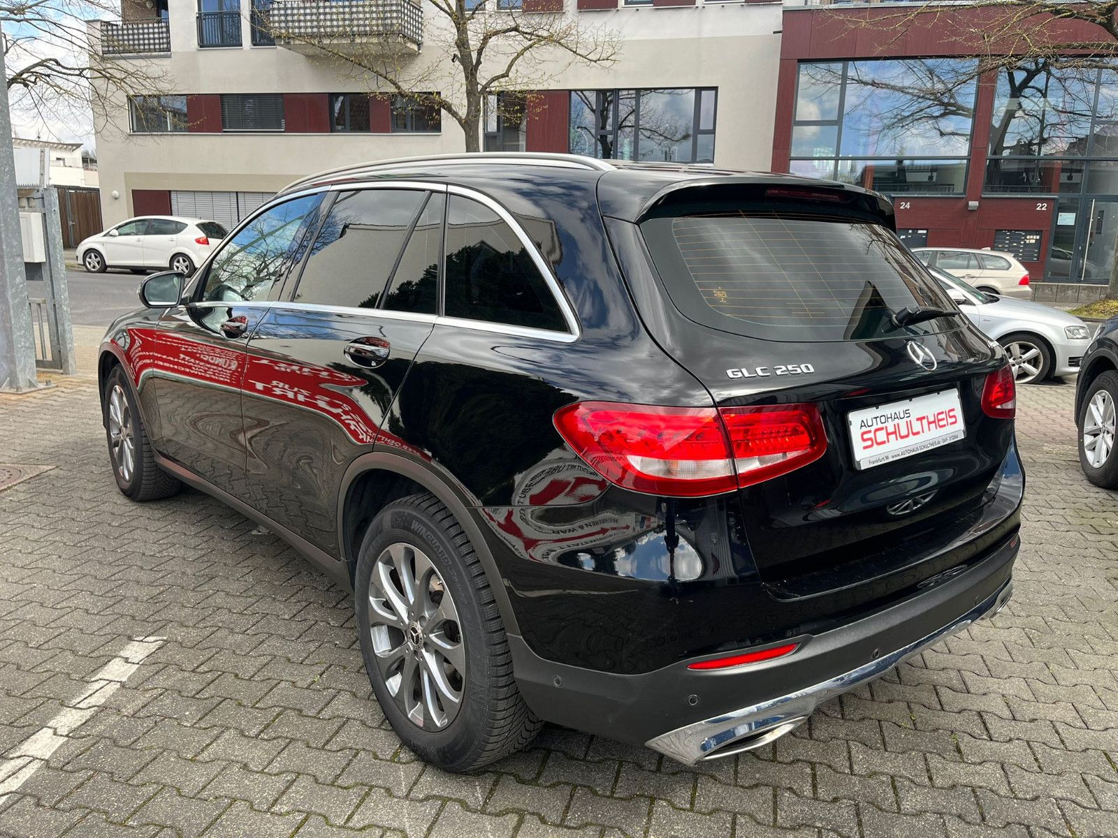 Fahrzeugabbildung Mercedes-Benz GLC 250 4Matic*NAVI*PDC*RFK*