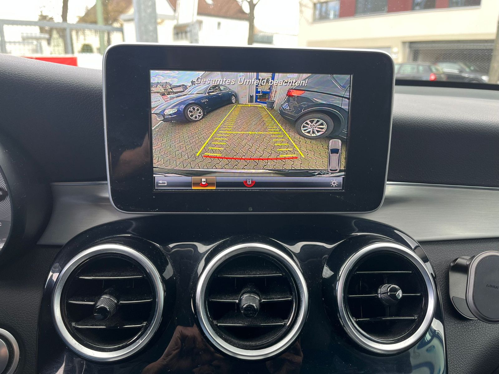 Fahrzeugabbildung Mercedes-Benz GLC 250 4Matic*NAVI*PDC*RFK*