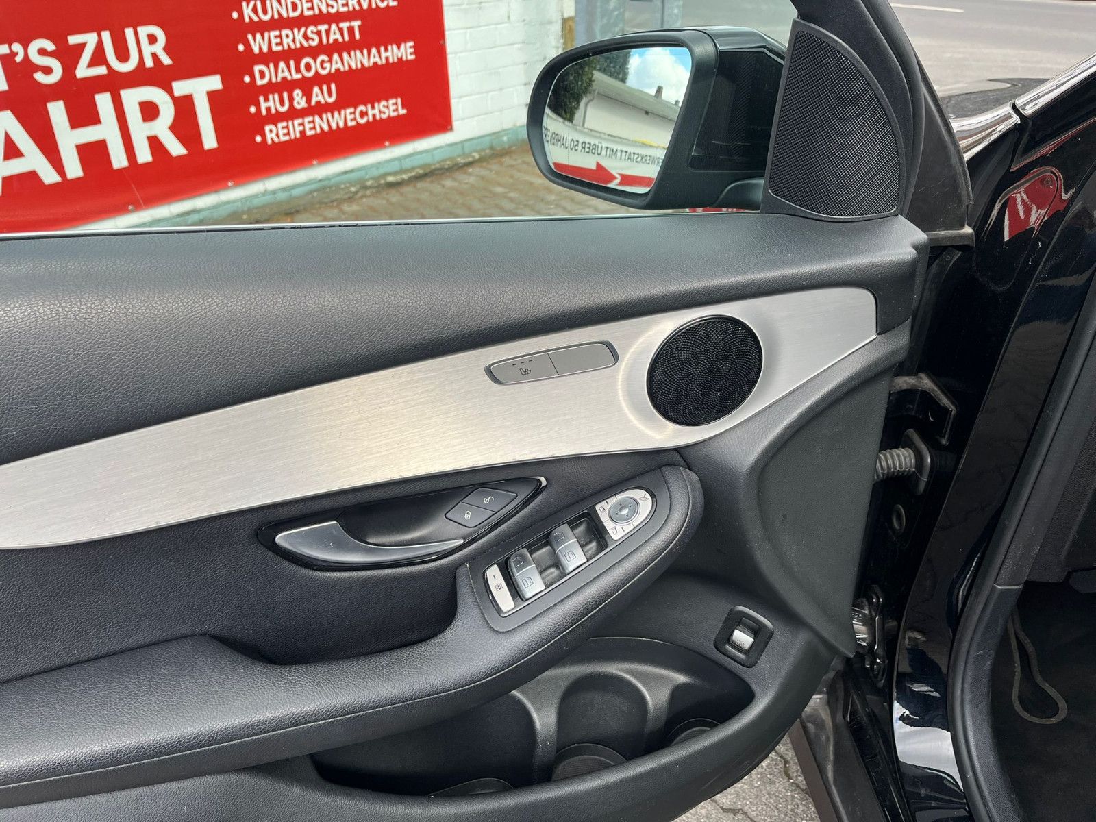 Fahrzeugabbildung Mercedes-Benz GLC 250 4Matic*NAVI*PDC*RFK*