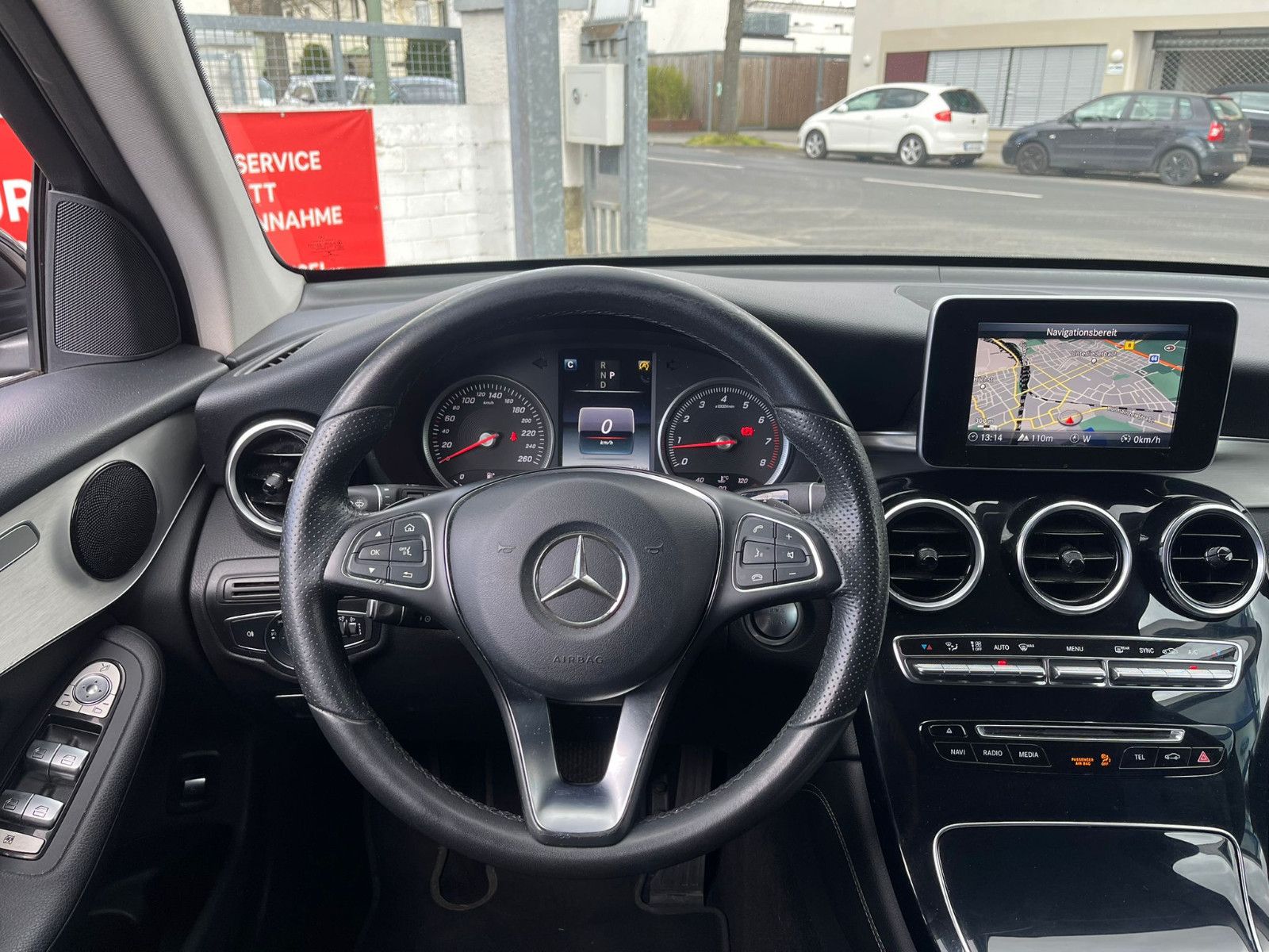 Fahrzeugabbildung Mercedes-Benz GLC 250 4Matic*NAVI*PDC*RFK*
