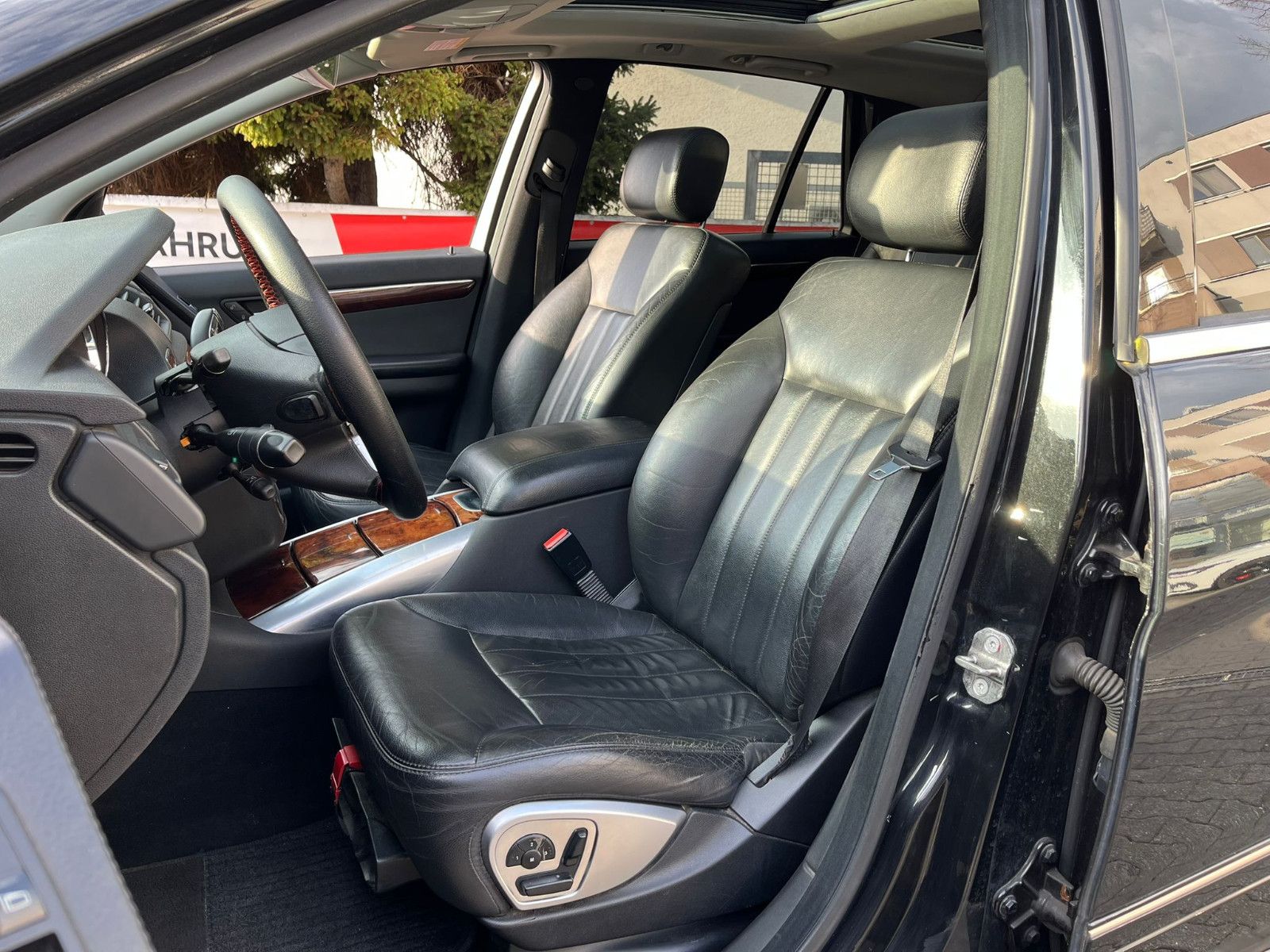 Fahrzeugabbildung Mercedes-Benz R 320 CDI 4Matic*PANO*LEDER*NAVI*