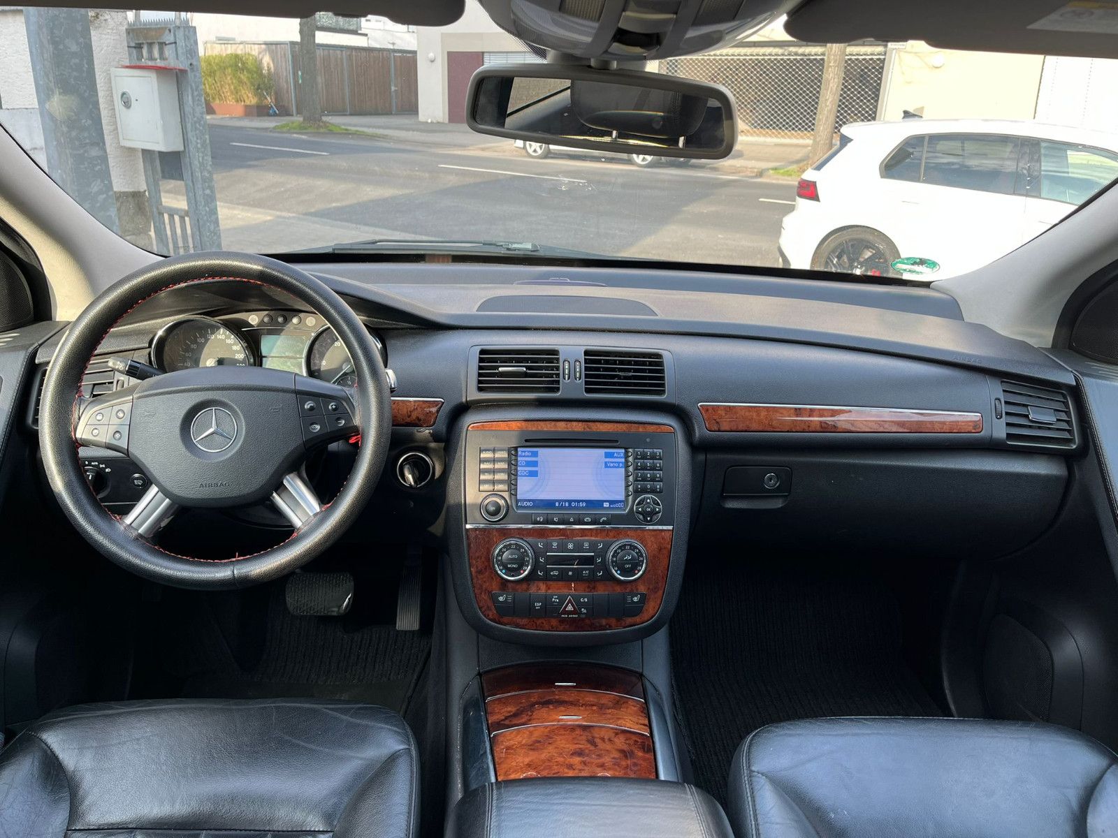 Fahrzeugabbildung Mercedes-Benz R 320 CDI 4Matic*PANO*LEDER*NAVI*