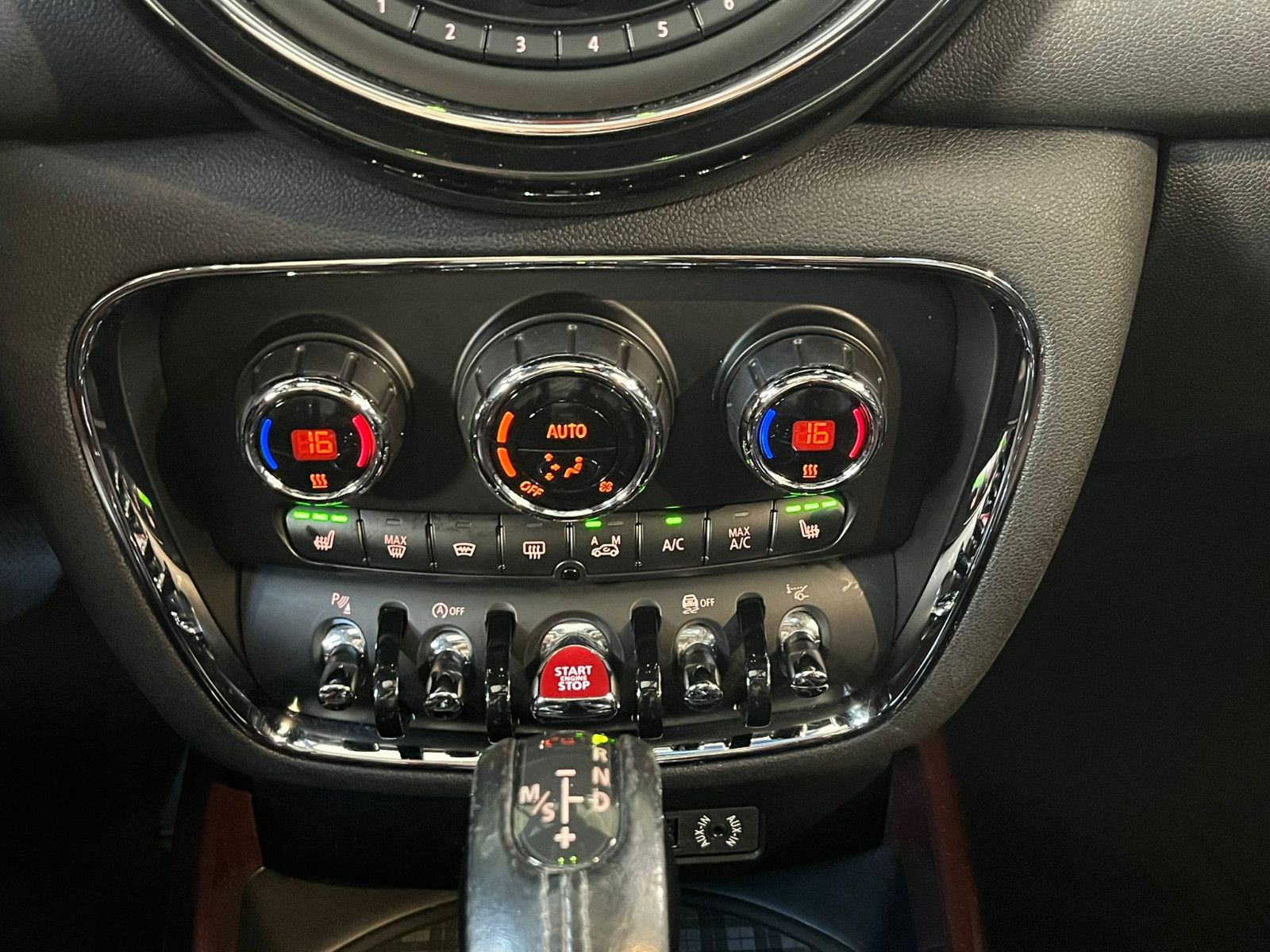 Fahrzeugabbildung MINI Cooper S Clubman*HEAD-UP*PANO*KEYLESS*RFK*