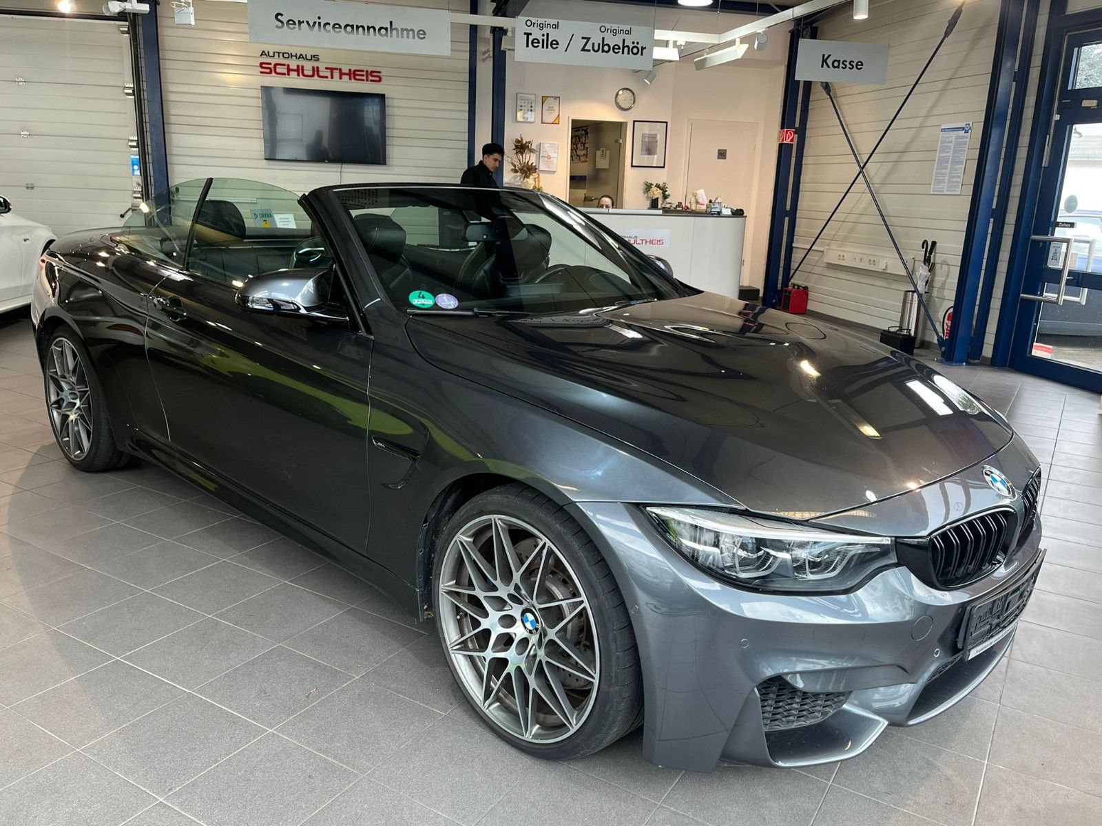 Fahrzeugabbildung BMW M4 Cabrio DKG*1.HAND*HEAD-UP*LEDER*MEMORY*