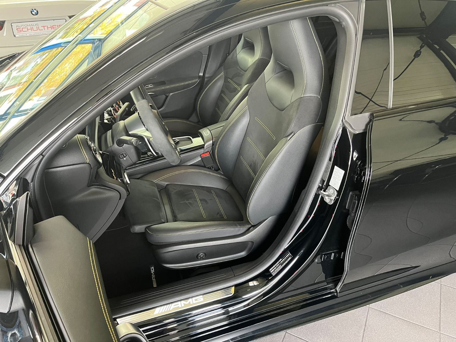 Fahrzeugabbildung Mercedes-Benz CLA 45 S AMG 4Matic Shooting Brake*PANO*HEADUP