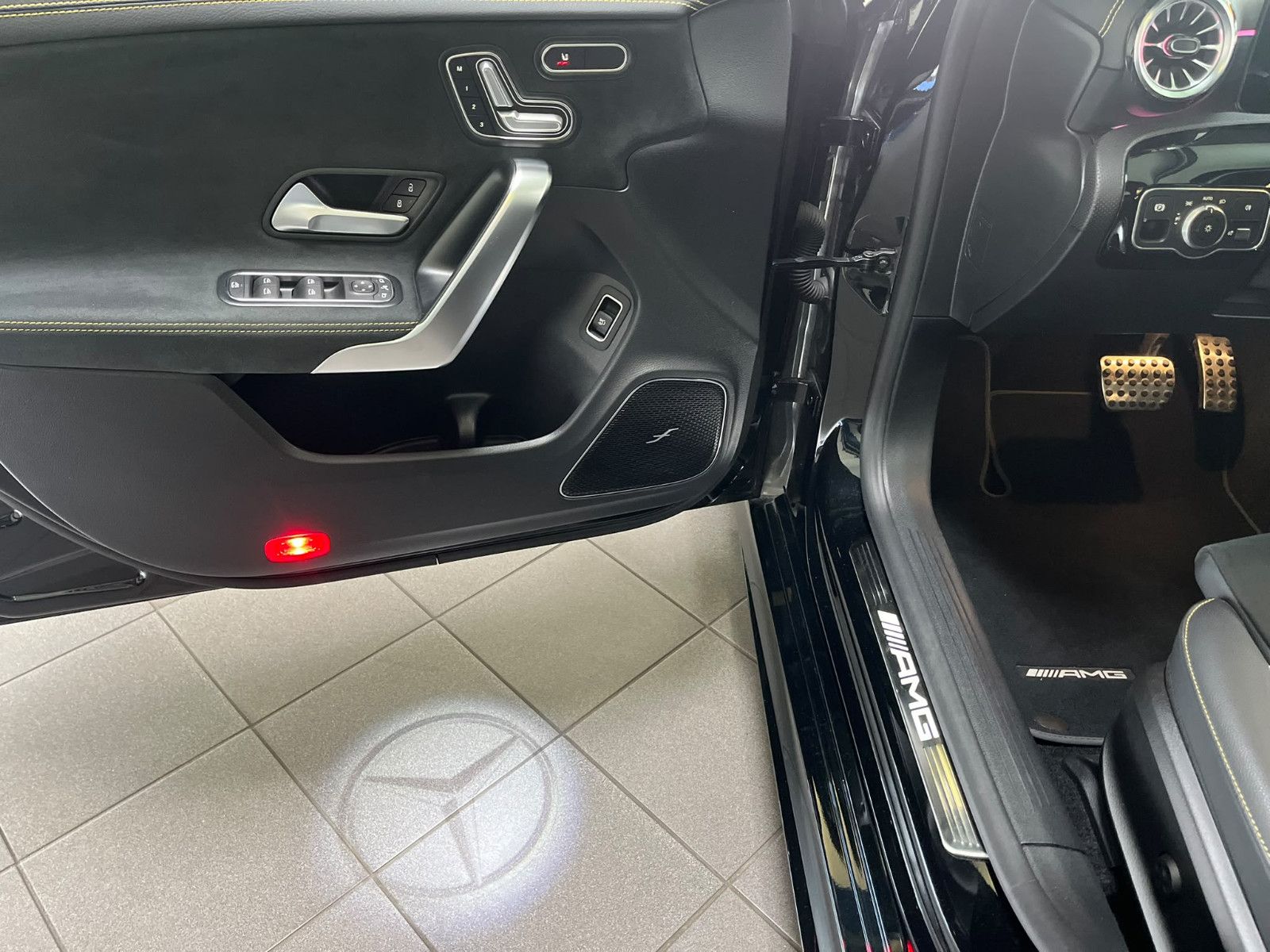 Fahrzeugabbildung Mercedes-Benz CLA 45 S AMG 4Matic Shooting Brake*PANO*HEADUP