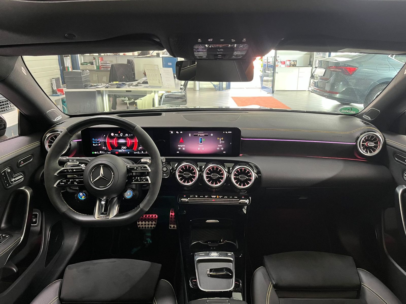 Fahrzeugabbildung Mercedes-Benz CLA 45 S AMG 4Matic Shooting Brake*PANO*HEADUP