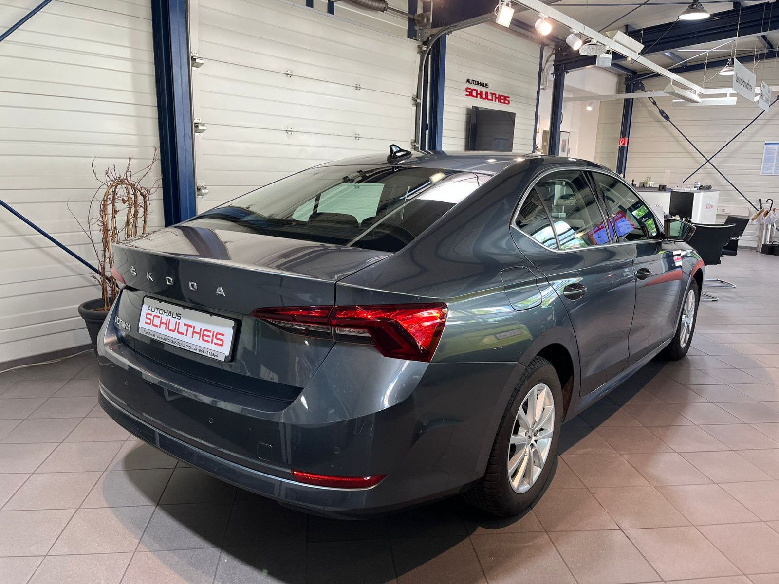 Fahrzeugabbildung SKODA Octavia Lim. Ambition*VC*LED*