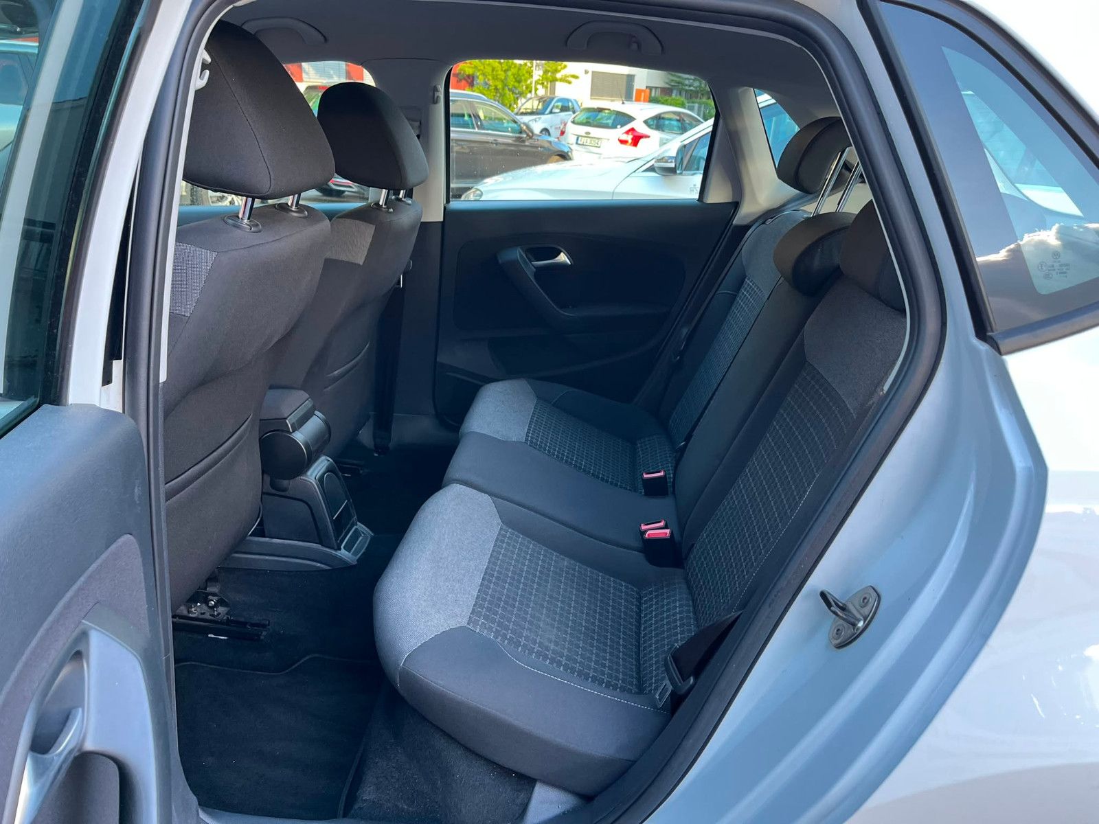 Fahrzeugabbildung Volkswagen Polo V Comfortline*PDC*SHZ*KLIMA*TEMPOMAT*