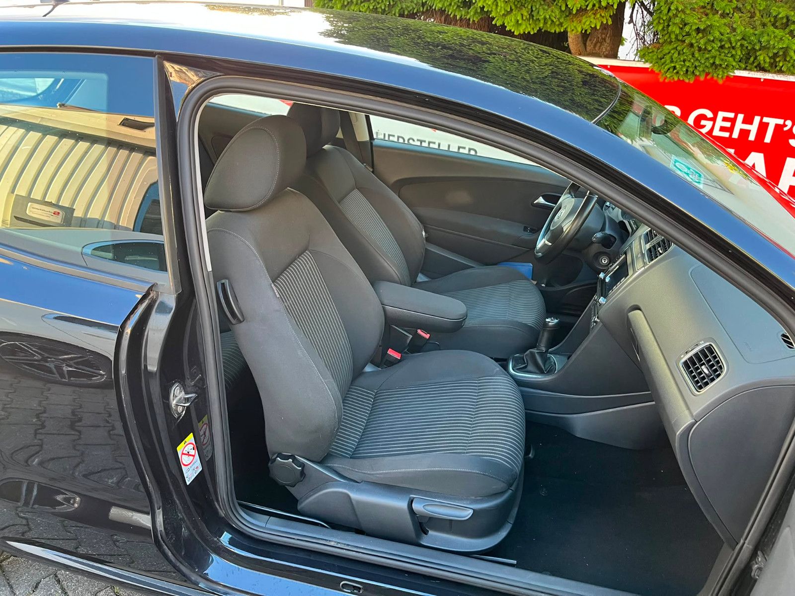 Fahrzeugabbildung Volkswagen Polo V Highline*NAVI*PDC*SITZHEIZUNG*KLIMAAUT