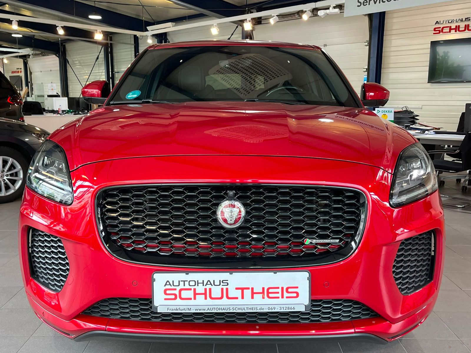 Fahrzeugabbildung Jaguar E-PACE R-Dynamic SE AWD KEYLES*NAVI*LEDER*