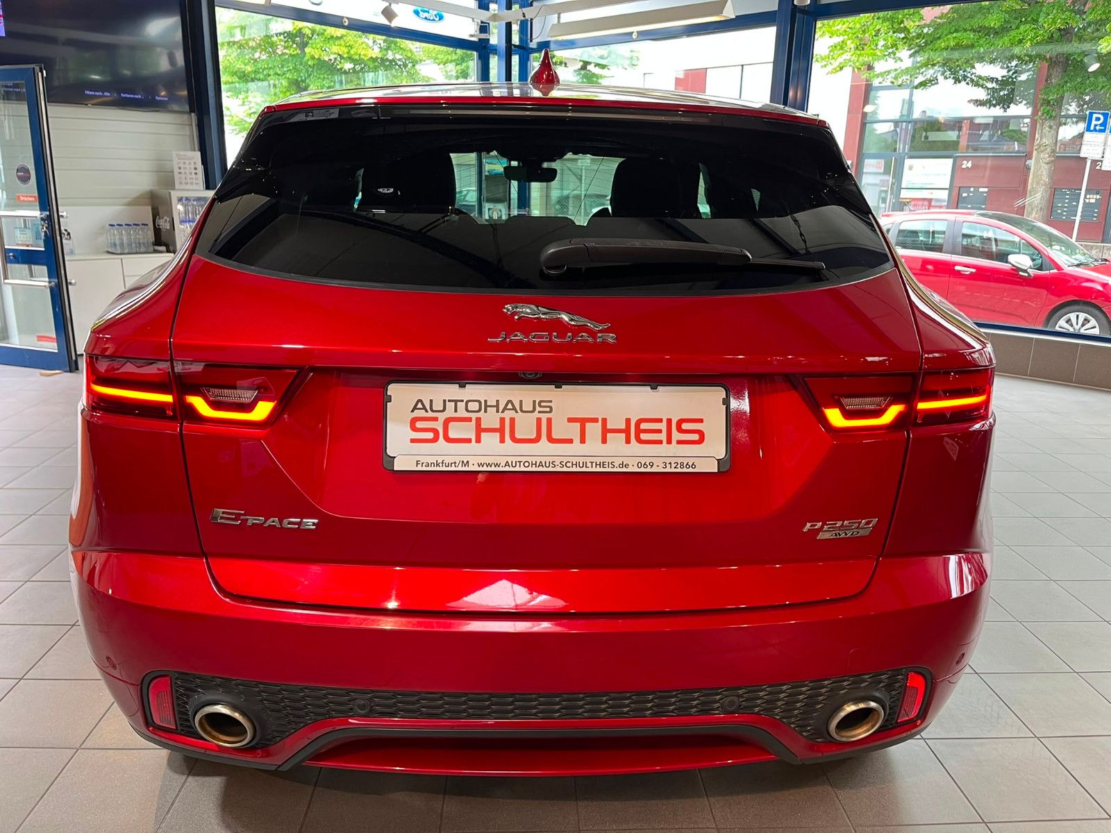 Fahrzeugabbildung Jaguar E-PACE R-Dynamic SE AWD KEYLES*NAVI*LEDER*
