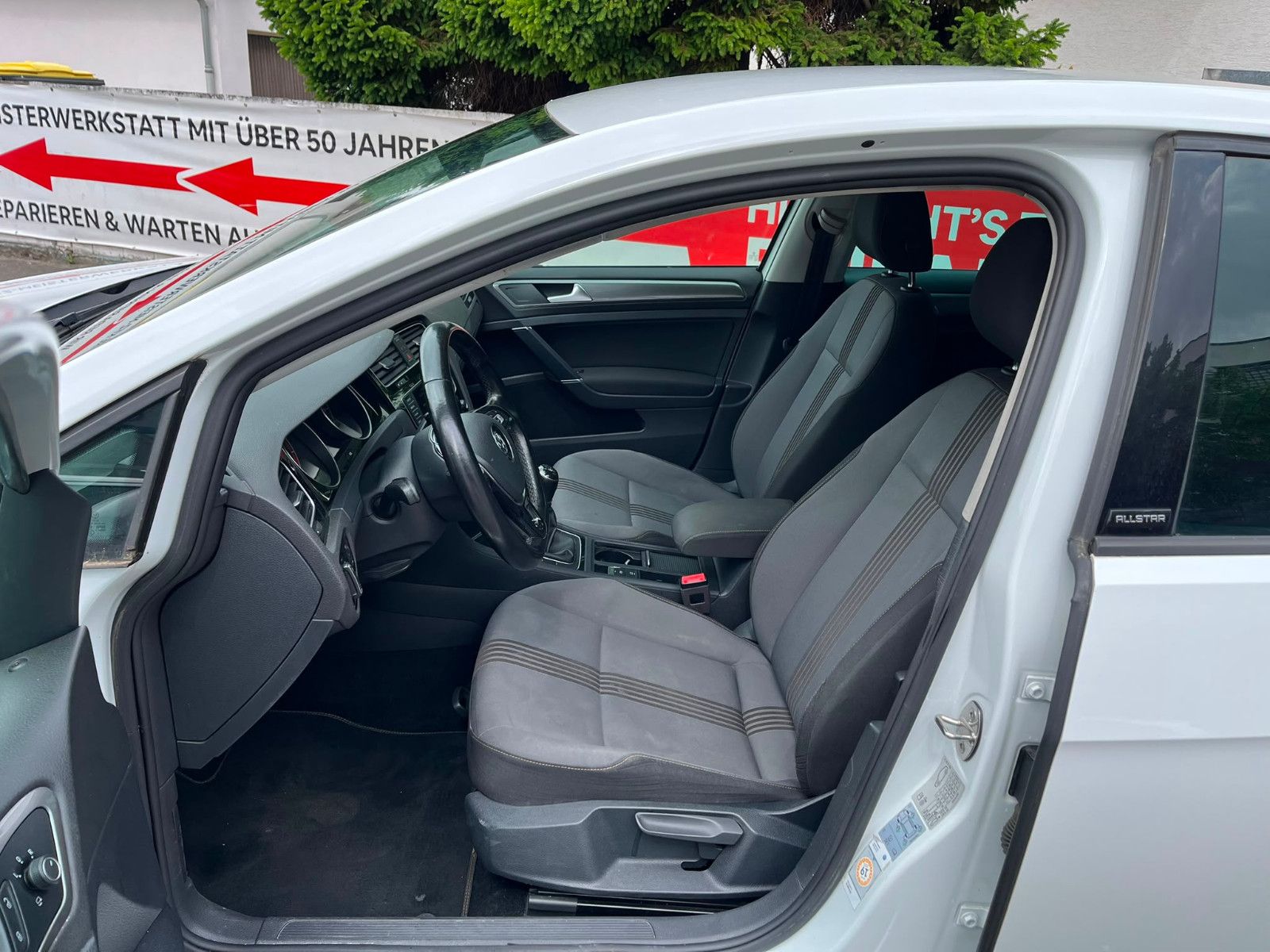 Fahrzeugabbildung Volkswagen Golf VII Lim. Allstar BMT