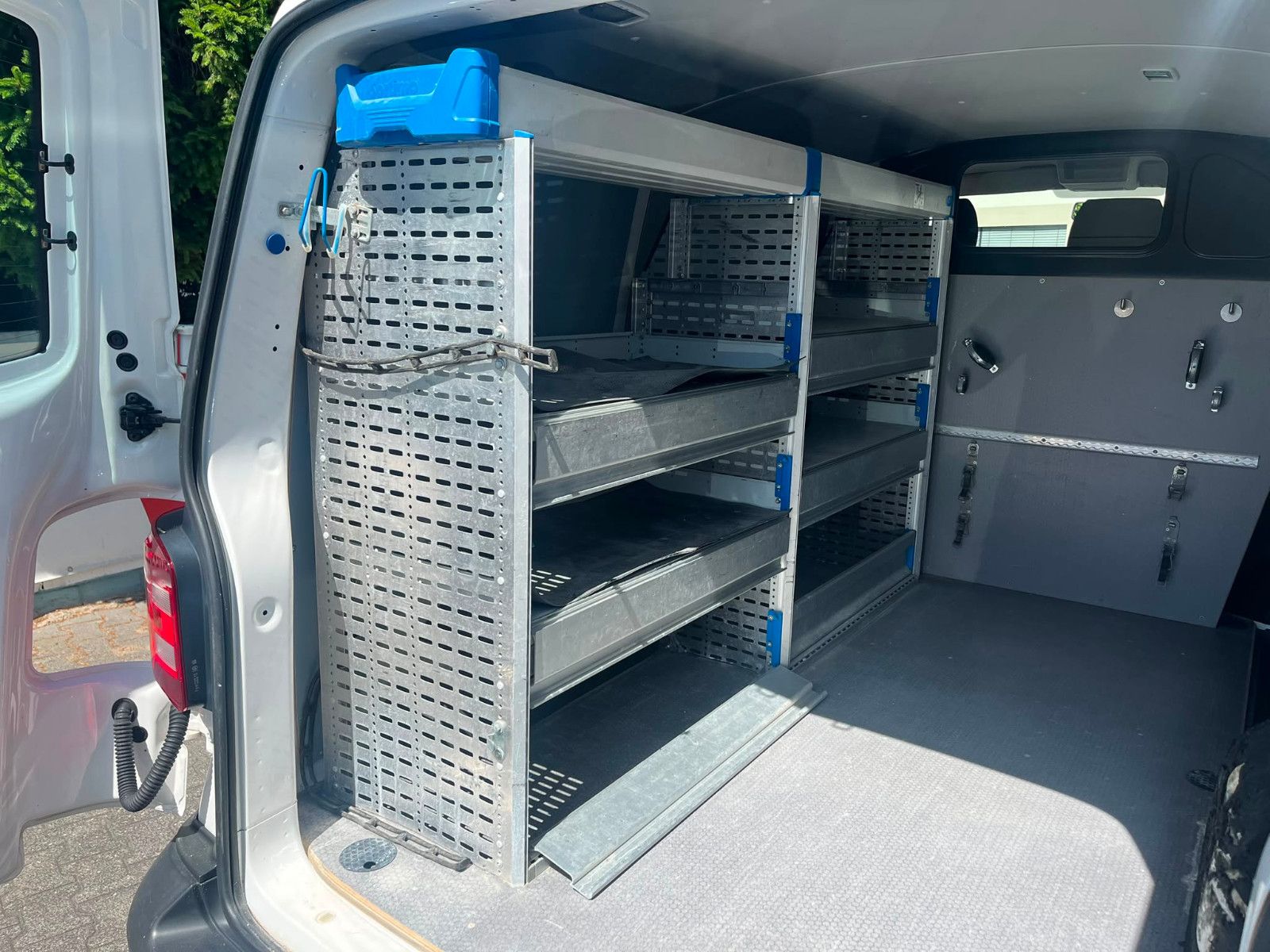 Fahrzeugabbildung Volkswagen T6 Transporter Kombi Kasten|1.HAND|KLIMA|