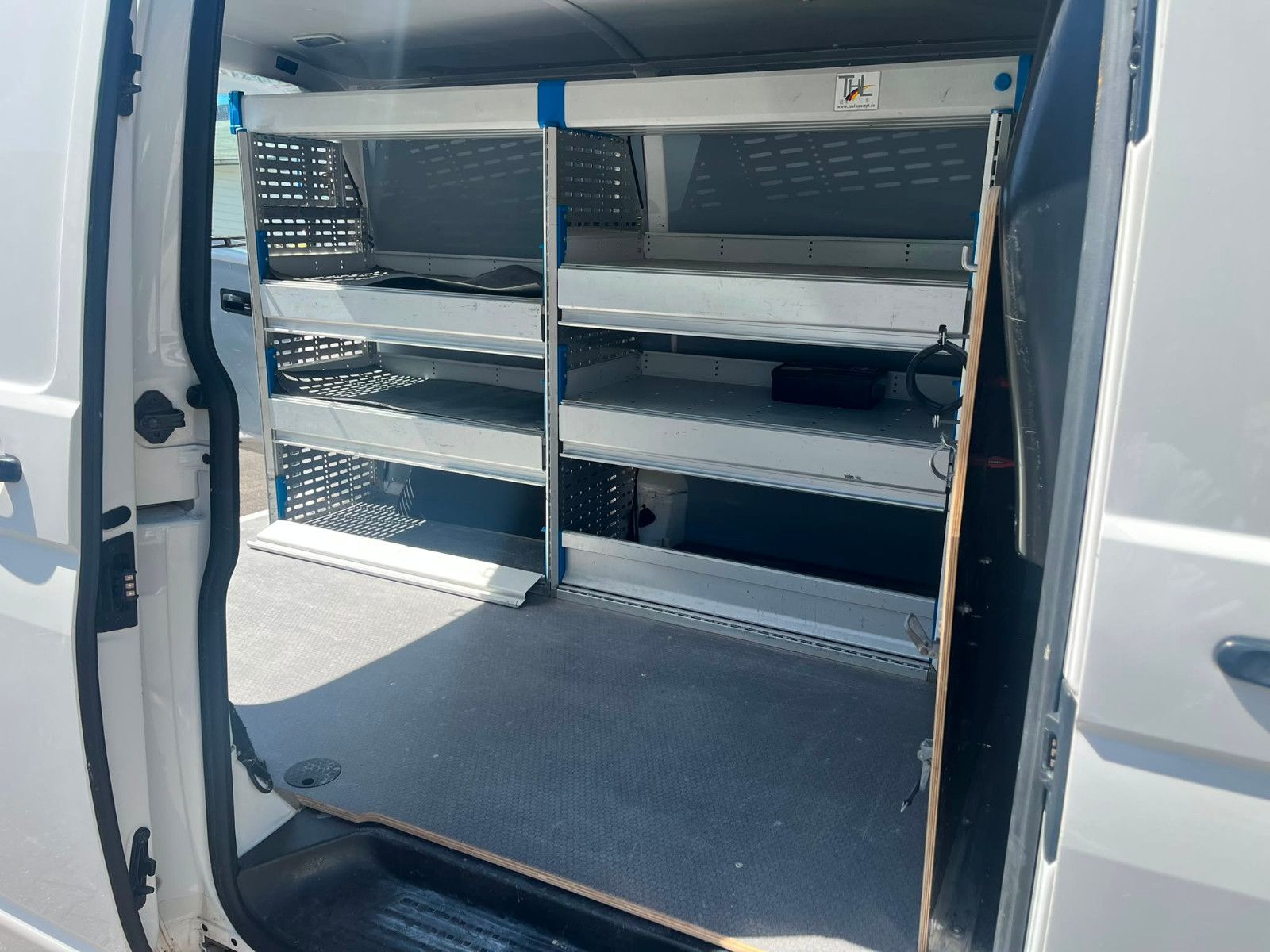 Fahrzeugabbildung Volkswagen T6 Transporter Kombi Kasten|1.HAND|KLIMA|