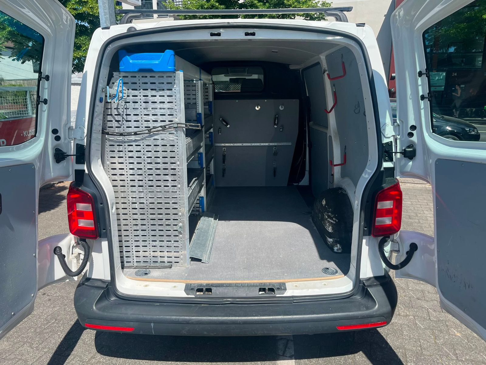 Fahrzeugabbildung Volkswagen T6 Transporter Kombi Kasten|1.HAND|KLIMA|