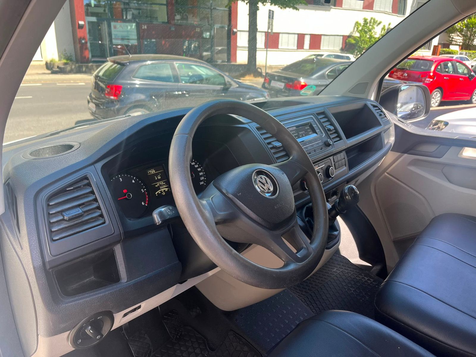 Fahrzeugabbildung Volkswagen T6 Transporter Kombi Kasten|1.HAND|KLIMA|