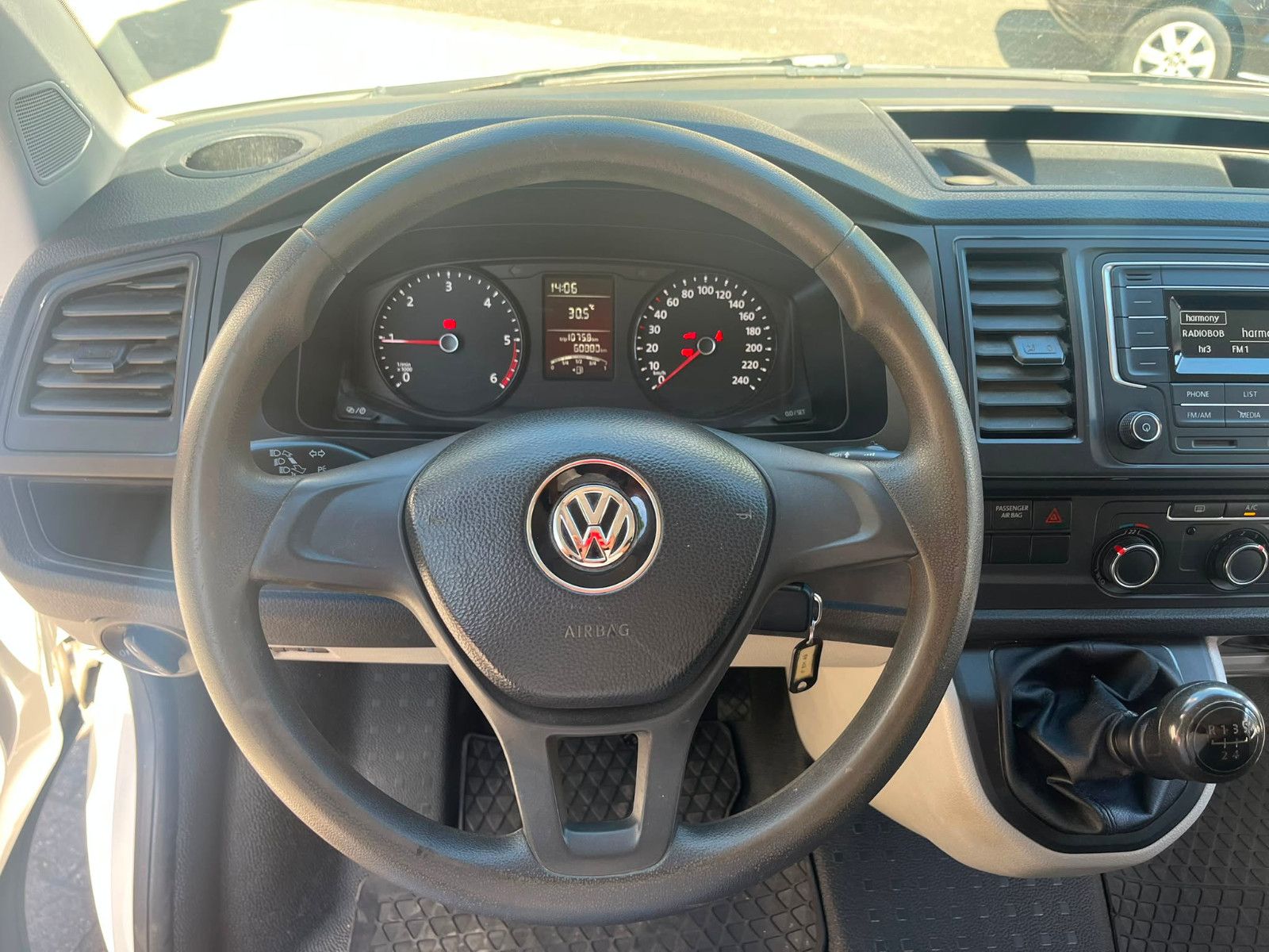 Fahrzeugabbildung Volkswagen T6 Transporter Kombi Kasten|1.HAND|KLIMA|