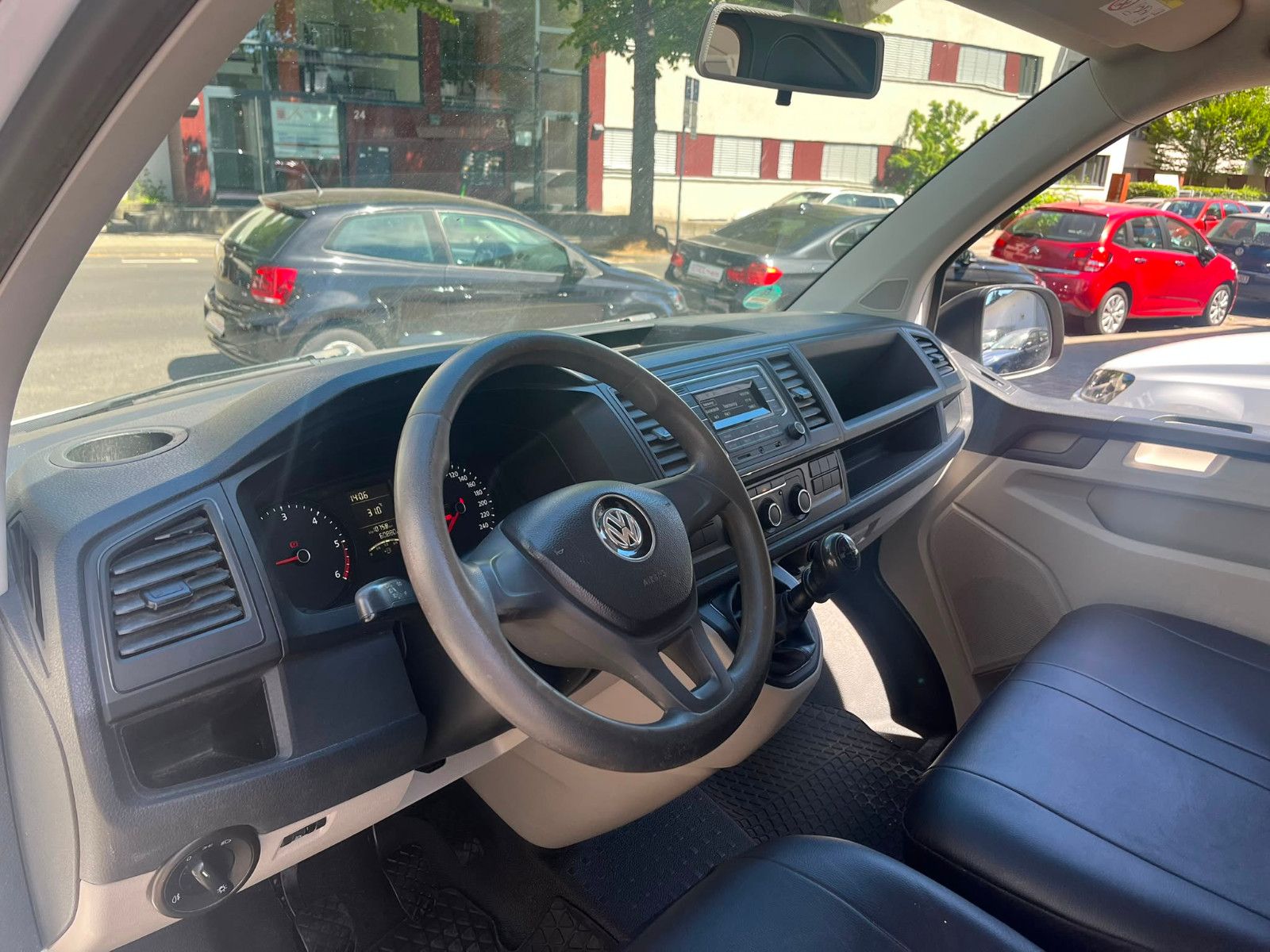 Fahrzeugabbildung Volkswagen T6 Transporter Kombi Kasten|1.HAND|KLIMA|