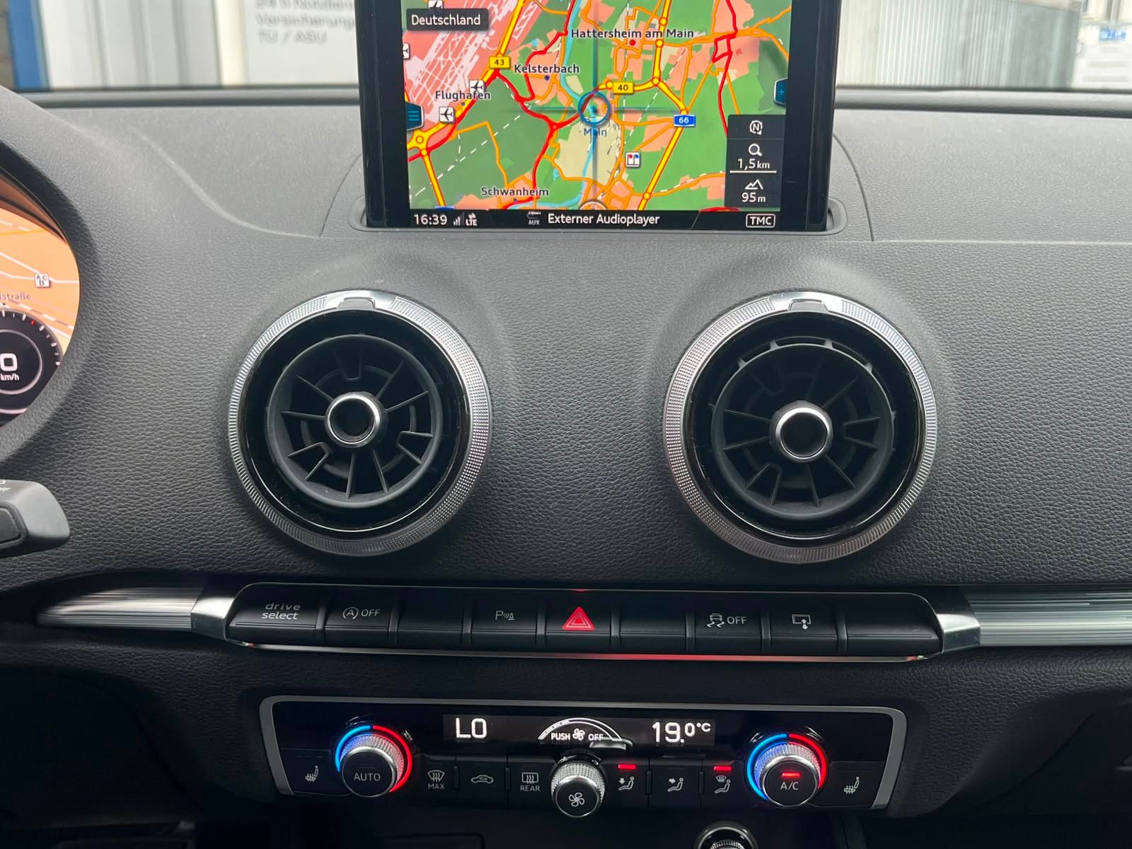 Fahrzeugabbildung Audi A3 Sportback Sport*V-COCKPIT*KEYLESS*ACC*SPUR*