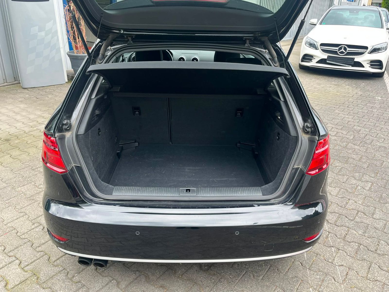 Fahrzeugabbildung Audi A3 Sportback Sport*V-COCKPIT*KEYLESS*ACC*SPUR*