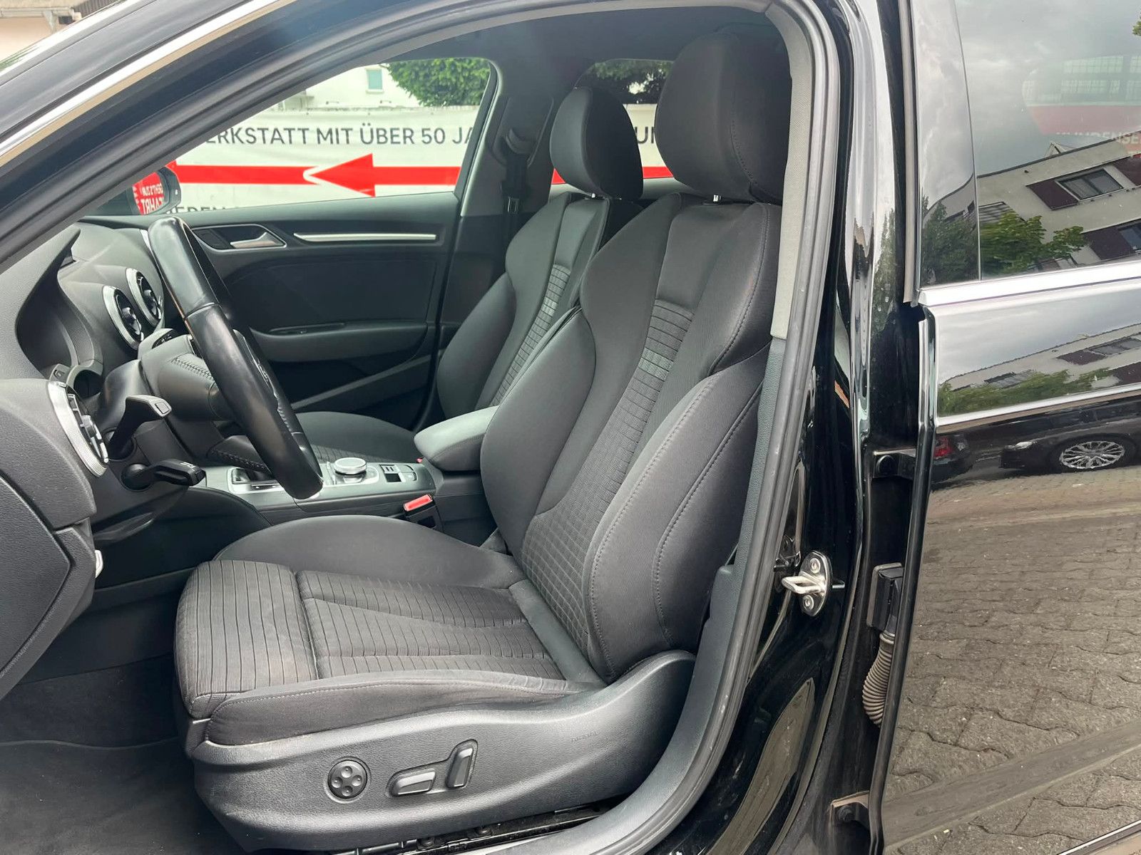 Fahrzeugabbildung Audi A3 Sportback Sport*V-COCKPIT*KEYLESS*ACC*SPUR*