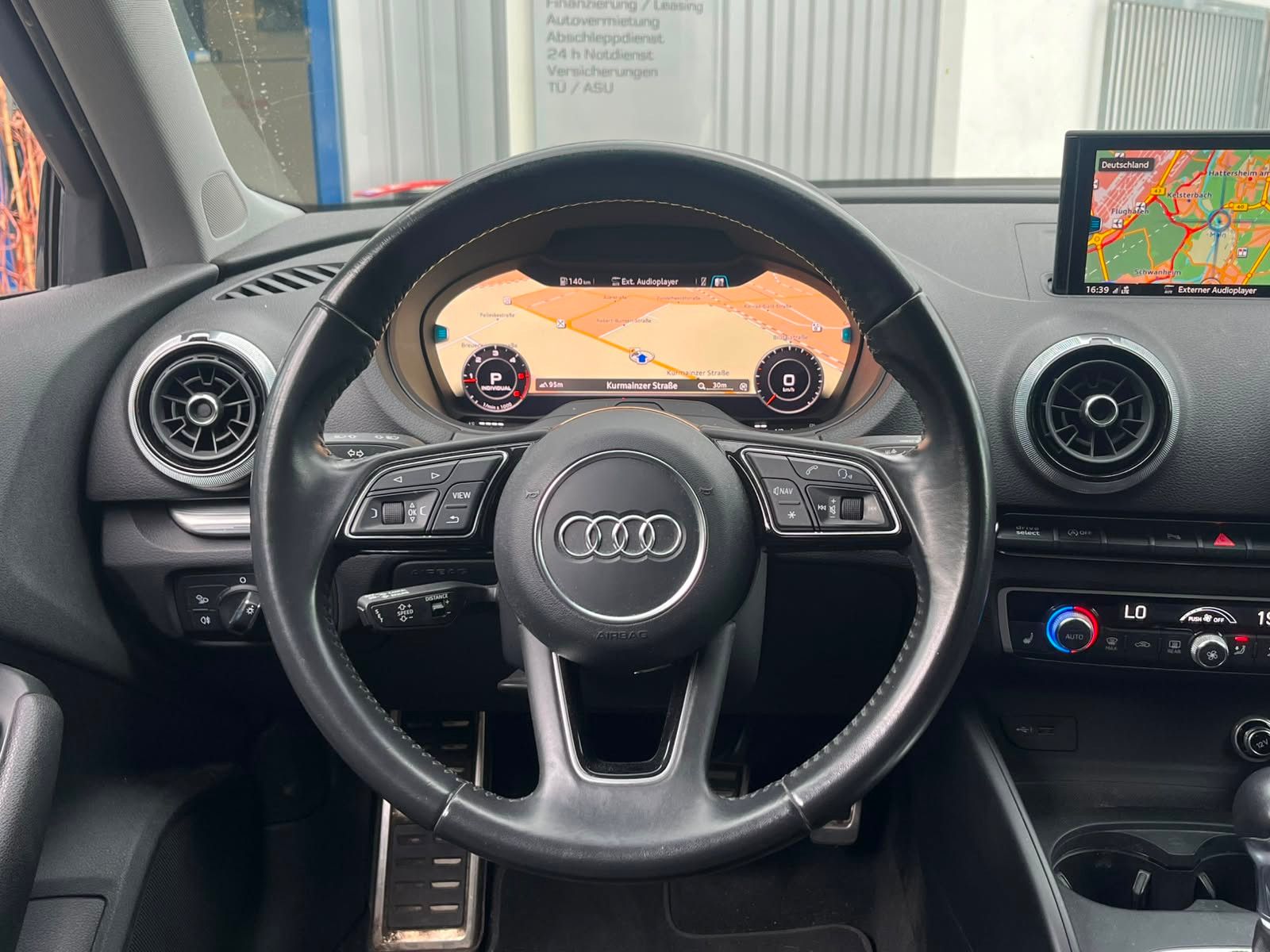 Fahrzeugabbildung Audi A3 Sportback Sport*V-COCKPIT*KEYLESS*ACC*SPUR*