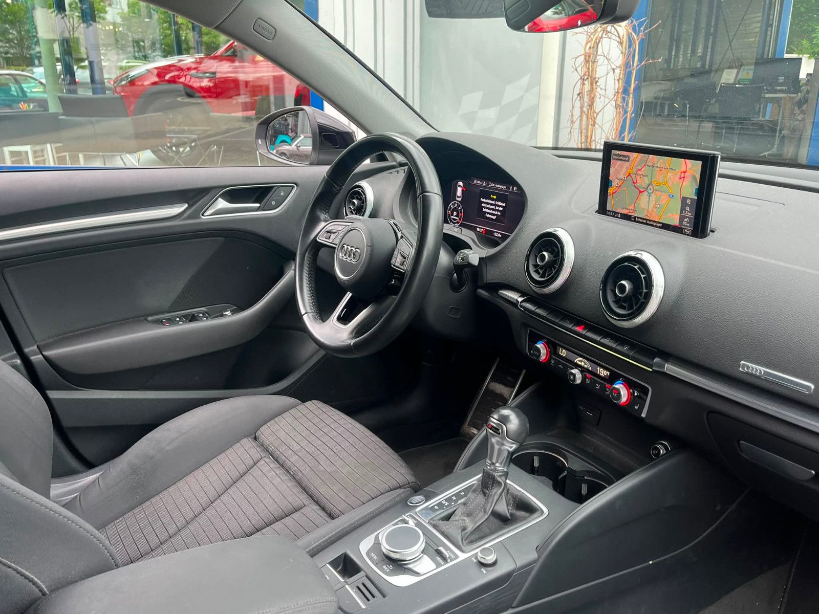 Fahrzeugabbildung Audi A3 Sportback Sport*V-COCKPIT*KEYLESS*ACC*SPUR*