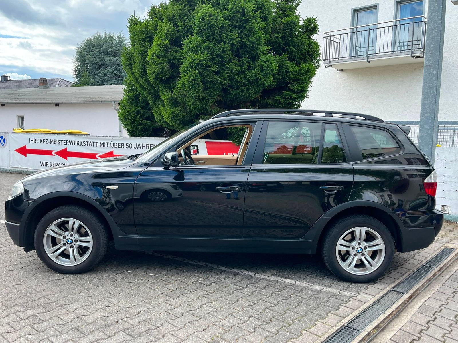 Fahrzeugabbildung BMW X3 2.0*LEDER*PANO*AHK*PDC*SHZ*XENON*
