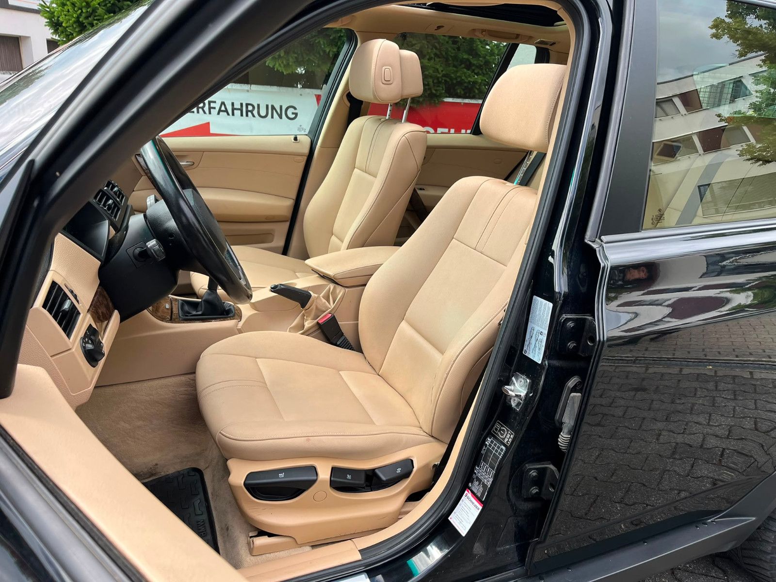 Fahrzeugabbildung BMW X3 2.0*LEDER*PANO*AHK*PDC*SHZ*XENON*