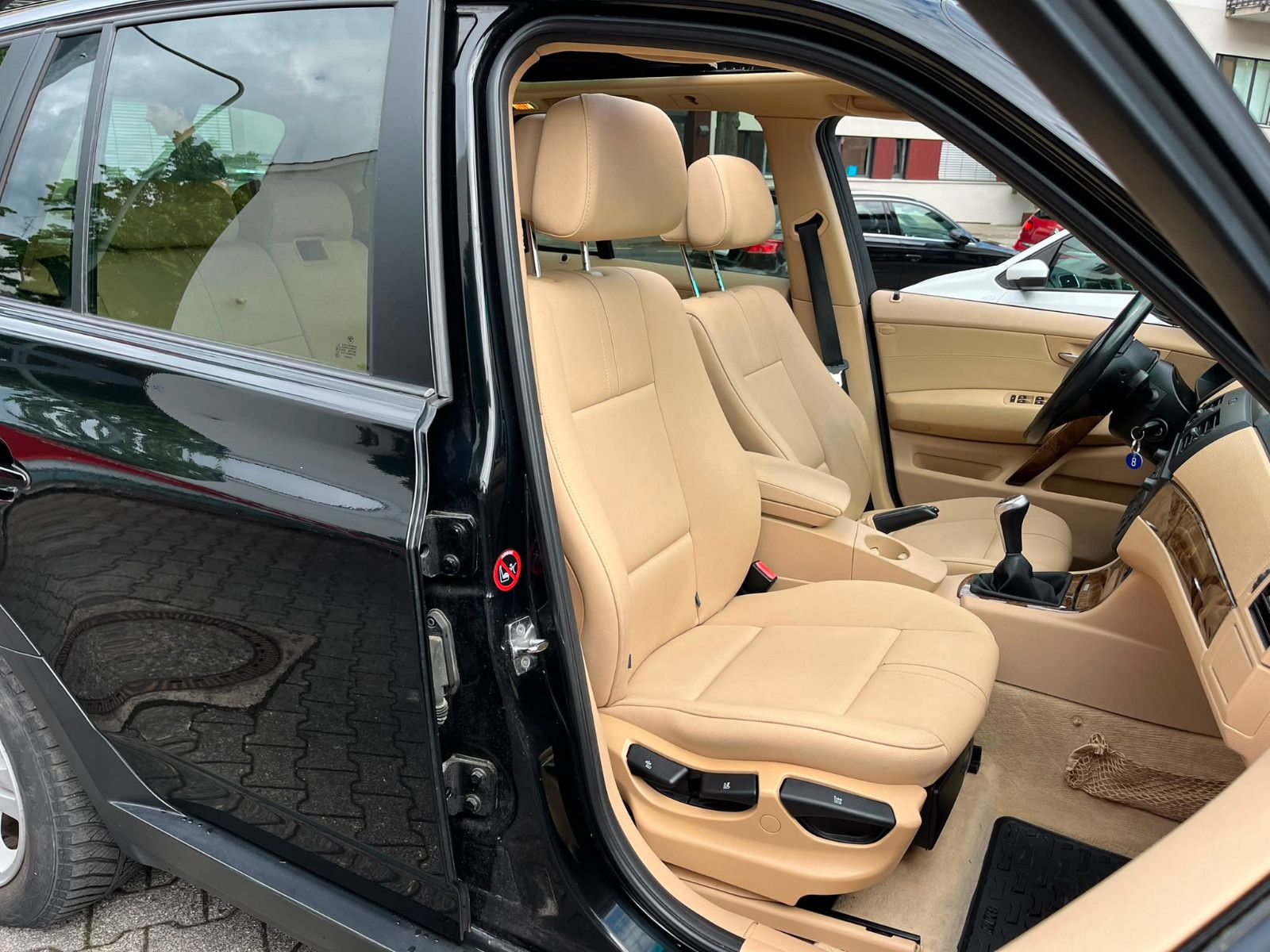 Fahrzeugabbildung BMW X3 2.0*LEDER*PANO*AHK*PDC*SHZ*XENON*