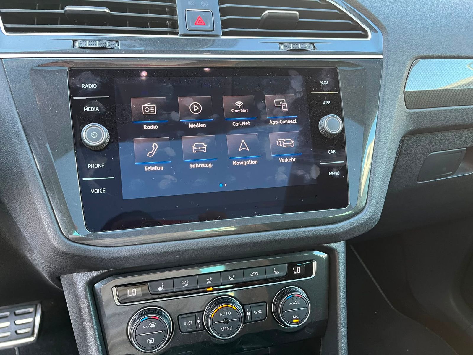 Fahrzeugabbildung Volkswagen Tiguan Join 4Motion DSG*PANORAMA*AHK*LED*APPLECA