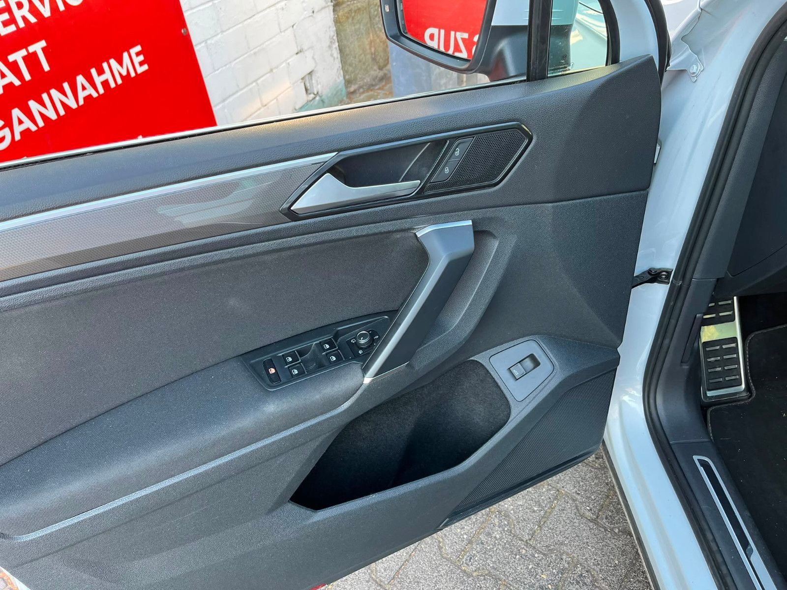 Fahrzeugabbildung Volkswagen Tiguan Join 4Motion DSG*PANORAMA*AHK*LED*APPLECA