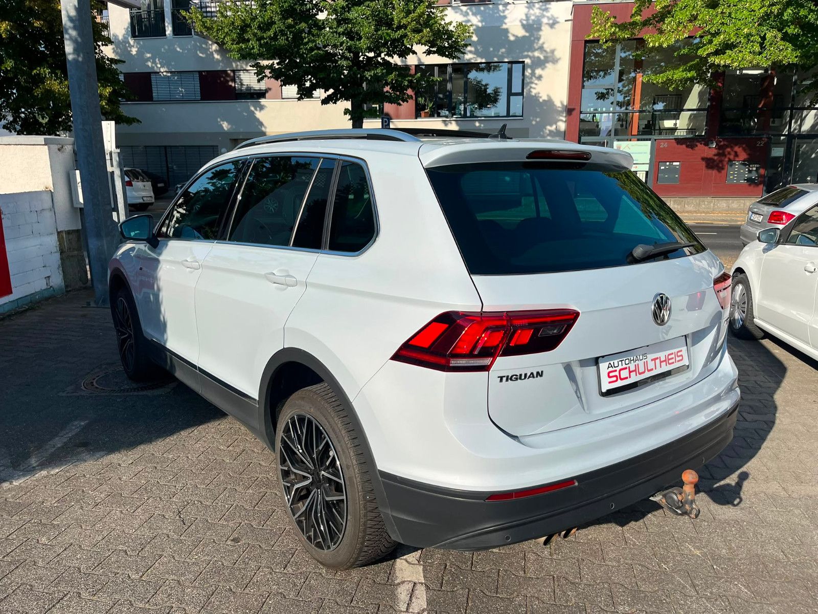 Fahrzeugabbildung Volkswagen Tiguan Join 4Motion DSG*PANORAMA*AHK*LED*APPLECA