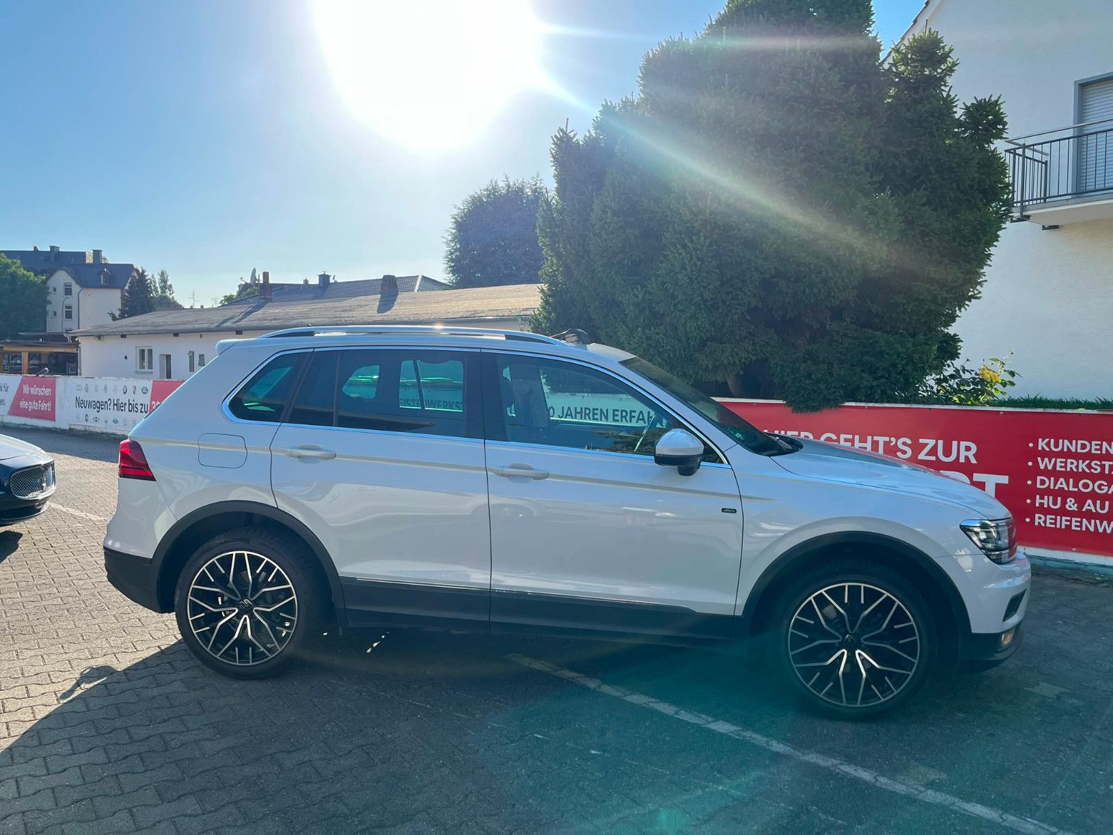 Fahrzeugabbildung Volkswagen Tiguan Join 4Motion DSG*PANORAMA*AHK*LED*APPLECA