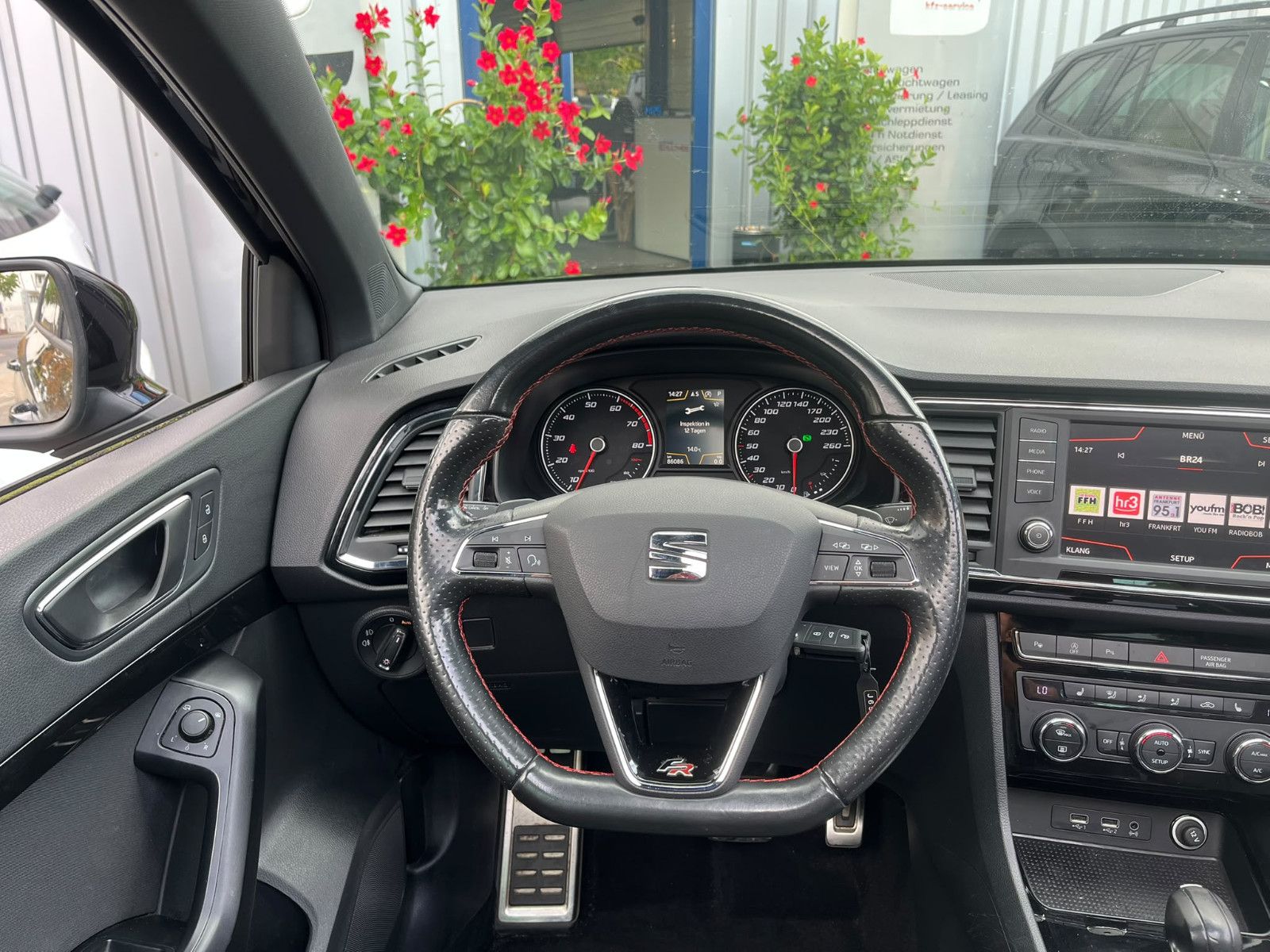 Fahrzeugabbildung SEAT Ateca FR 4Drive DSG*LED*PANO*ALCANTARA*