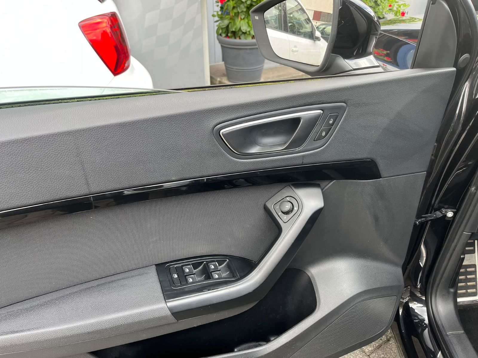 Fahrzeugabbildung SEAT Ateca FR 4Drive DSG*LED*PANO*ALCANTARA*