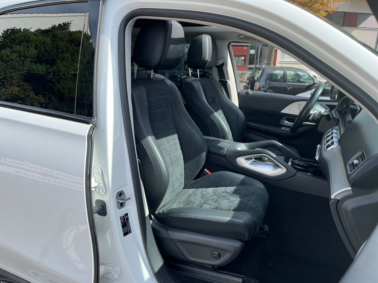 Fahrzeugabbildung Mercedes-Benz GLE 350 de 4Matic AMG Line *PANO*AHK*360